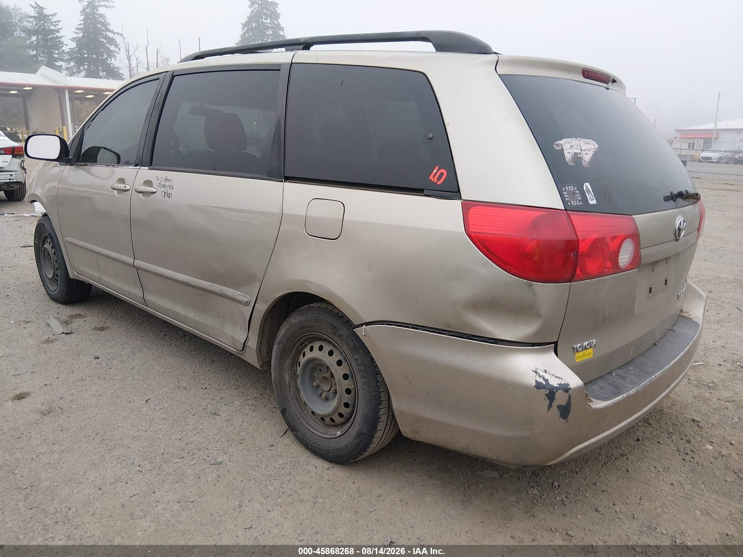 2010 Toyota Sienna Le Tan vin: 5TDKK4CC7AS289750