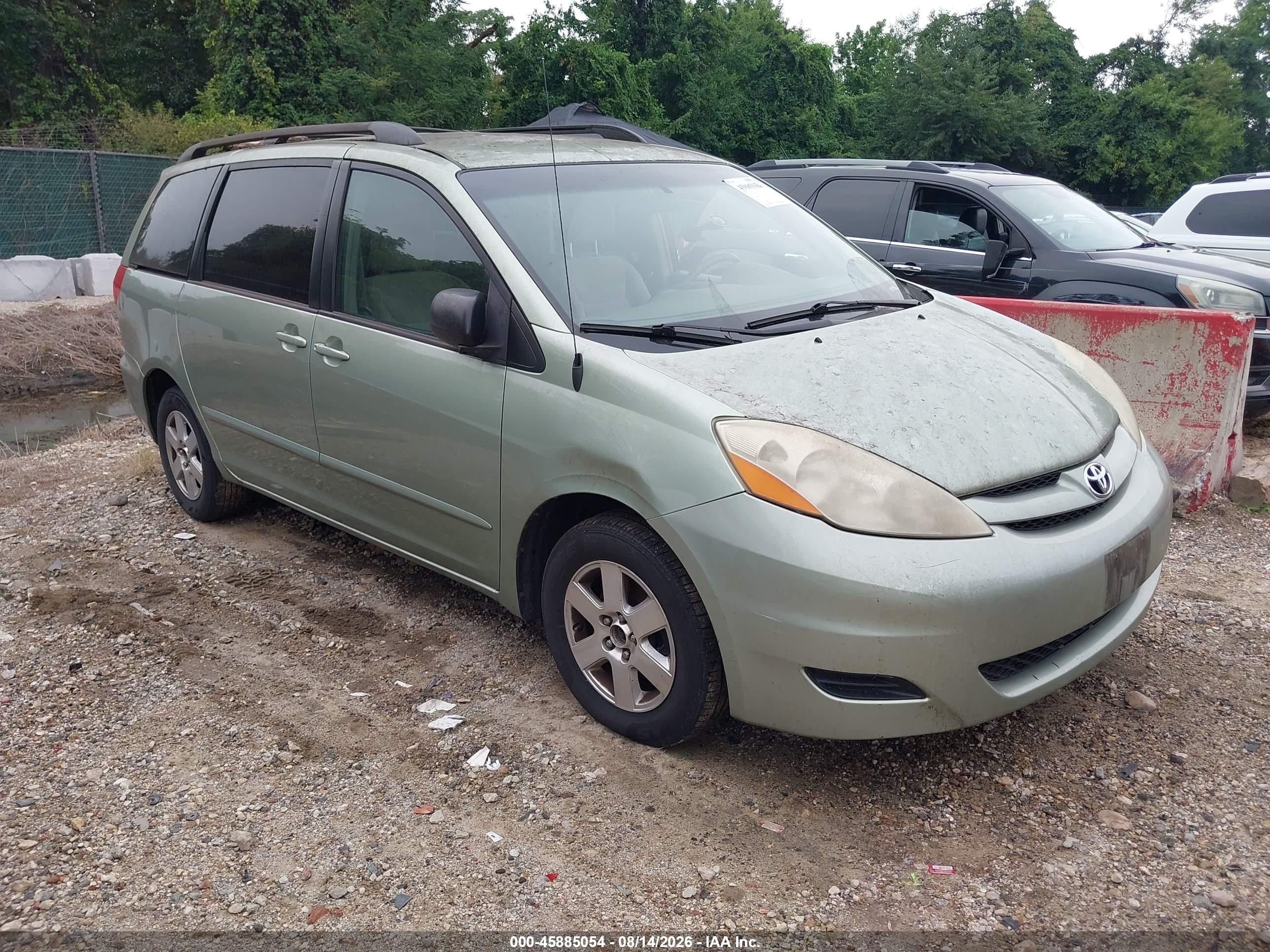 2010 Toyota Sienna Le Green vin: 5TDKK4CC7AS290641