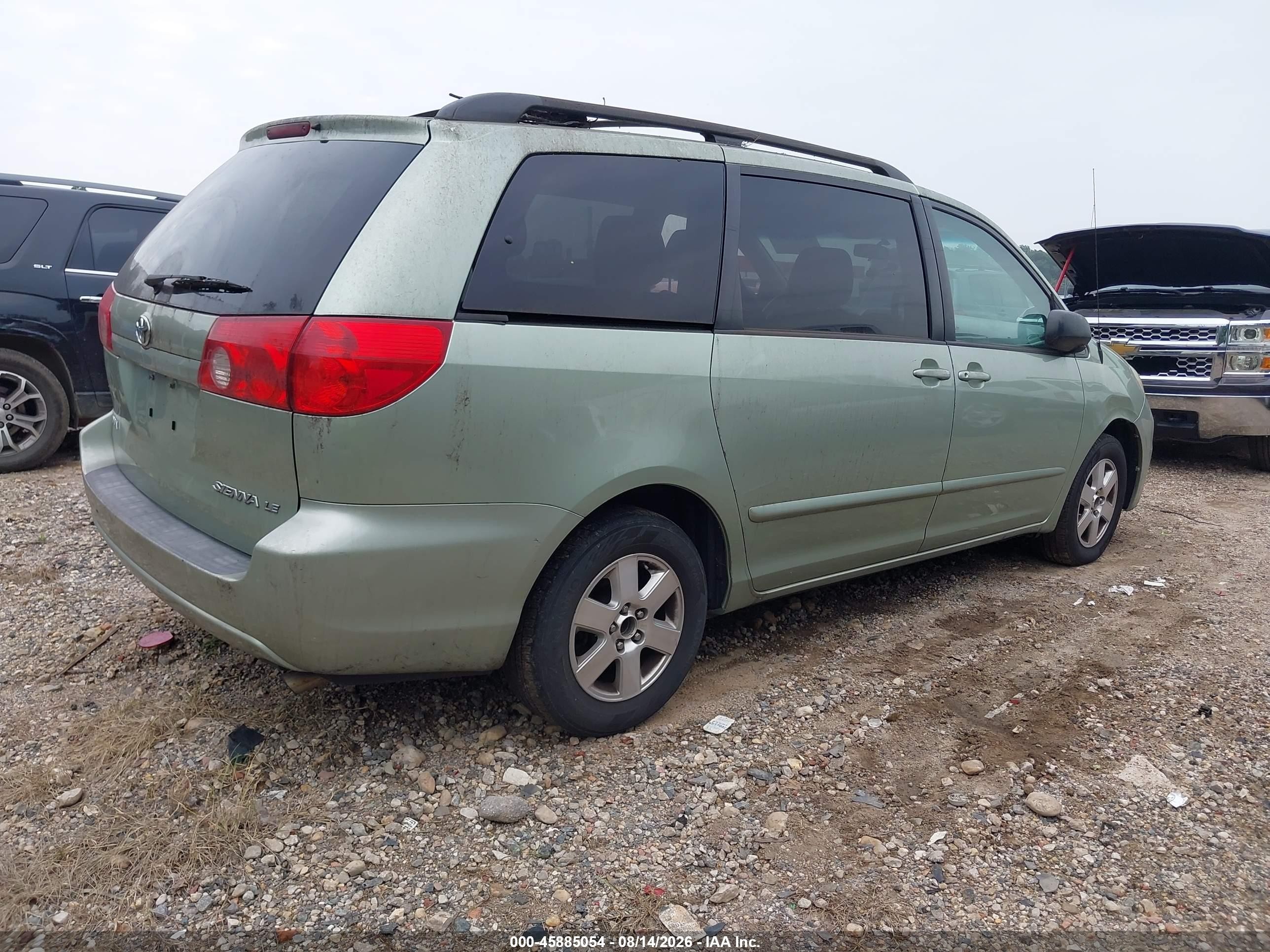 2010 Toyota Sienna Le Green vin: 5TDKK4CC7AS290641