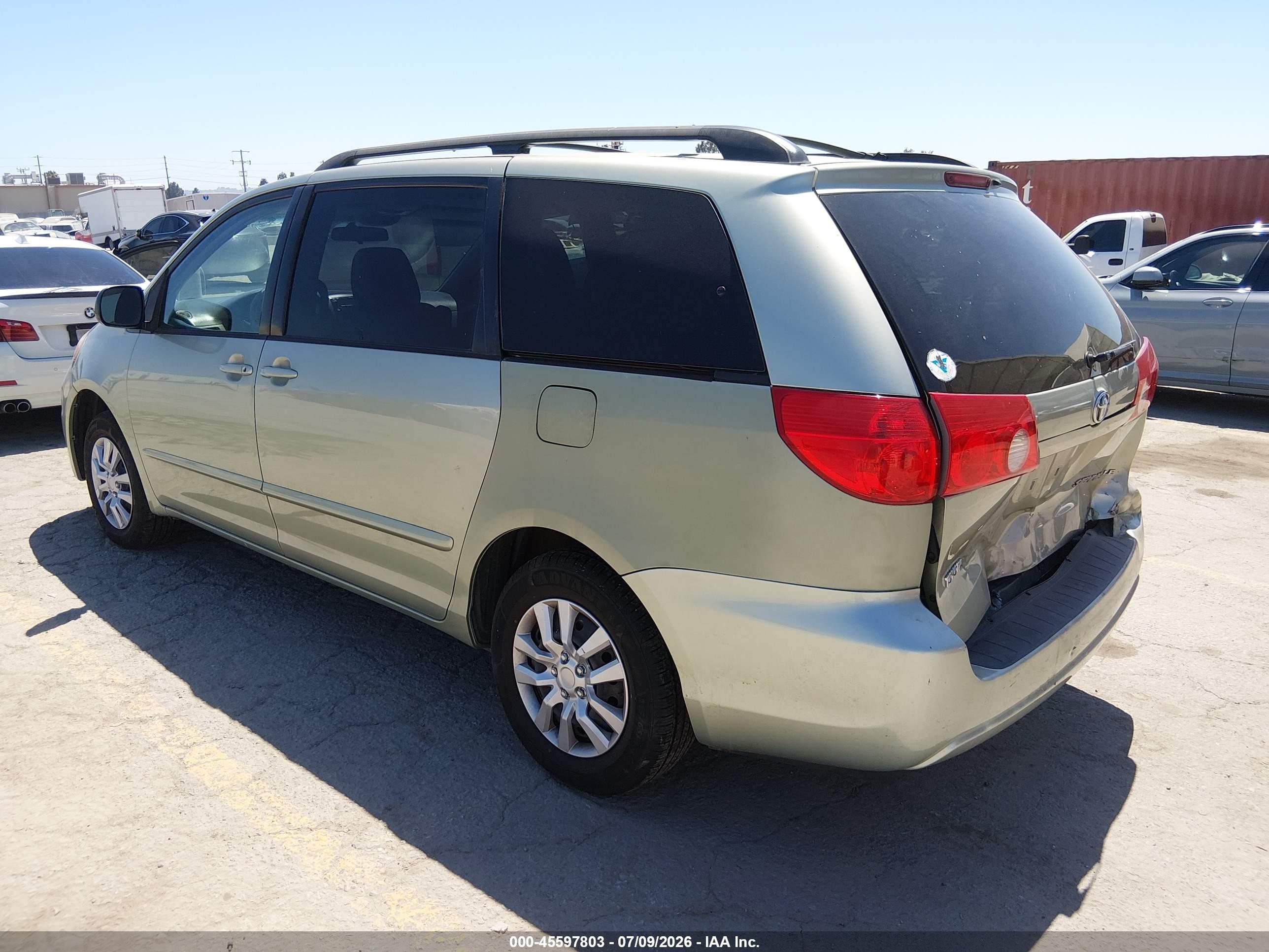 2010 Toyota Sienna Le Green vin: 5TDKK4CC7AS314677