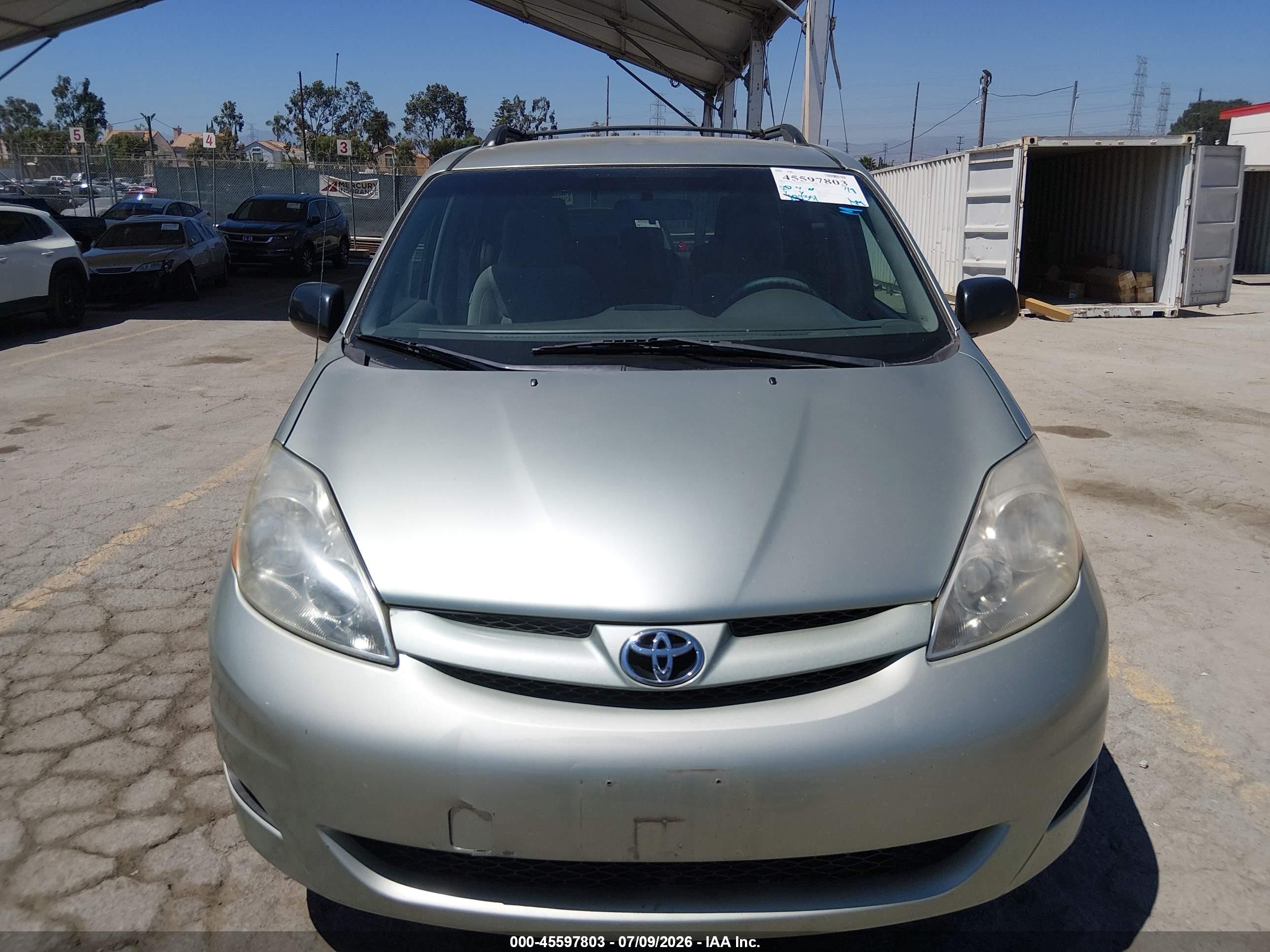 2010 Toyota Sienna Le Green vin: 5TDKK4CC7AS314677
