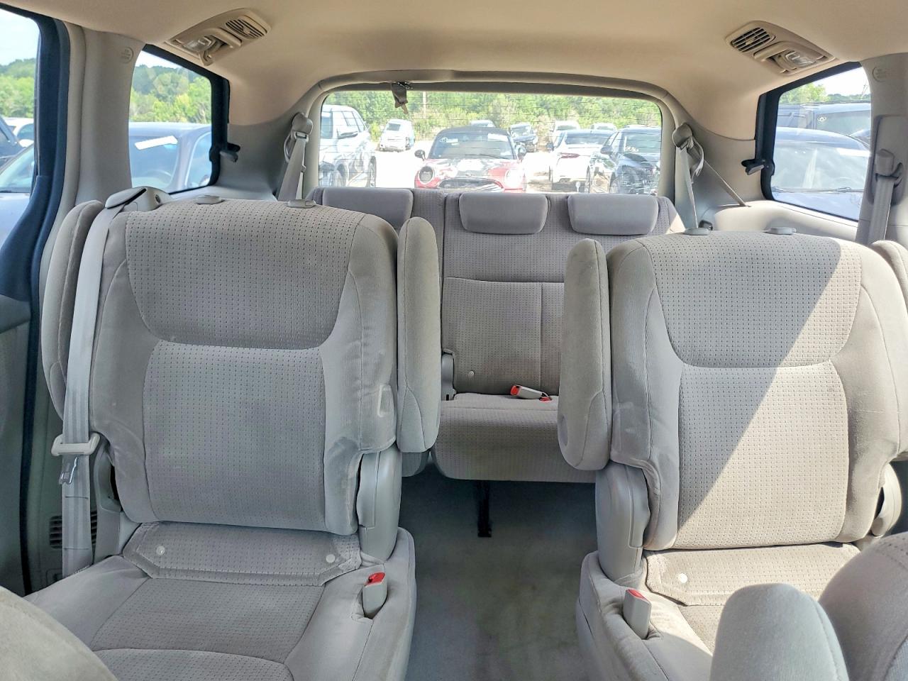 2010 Toyota Sienna Le 7-passenger Burgundy vin: 5TDKK4CC7AS332113