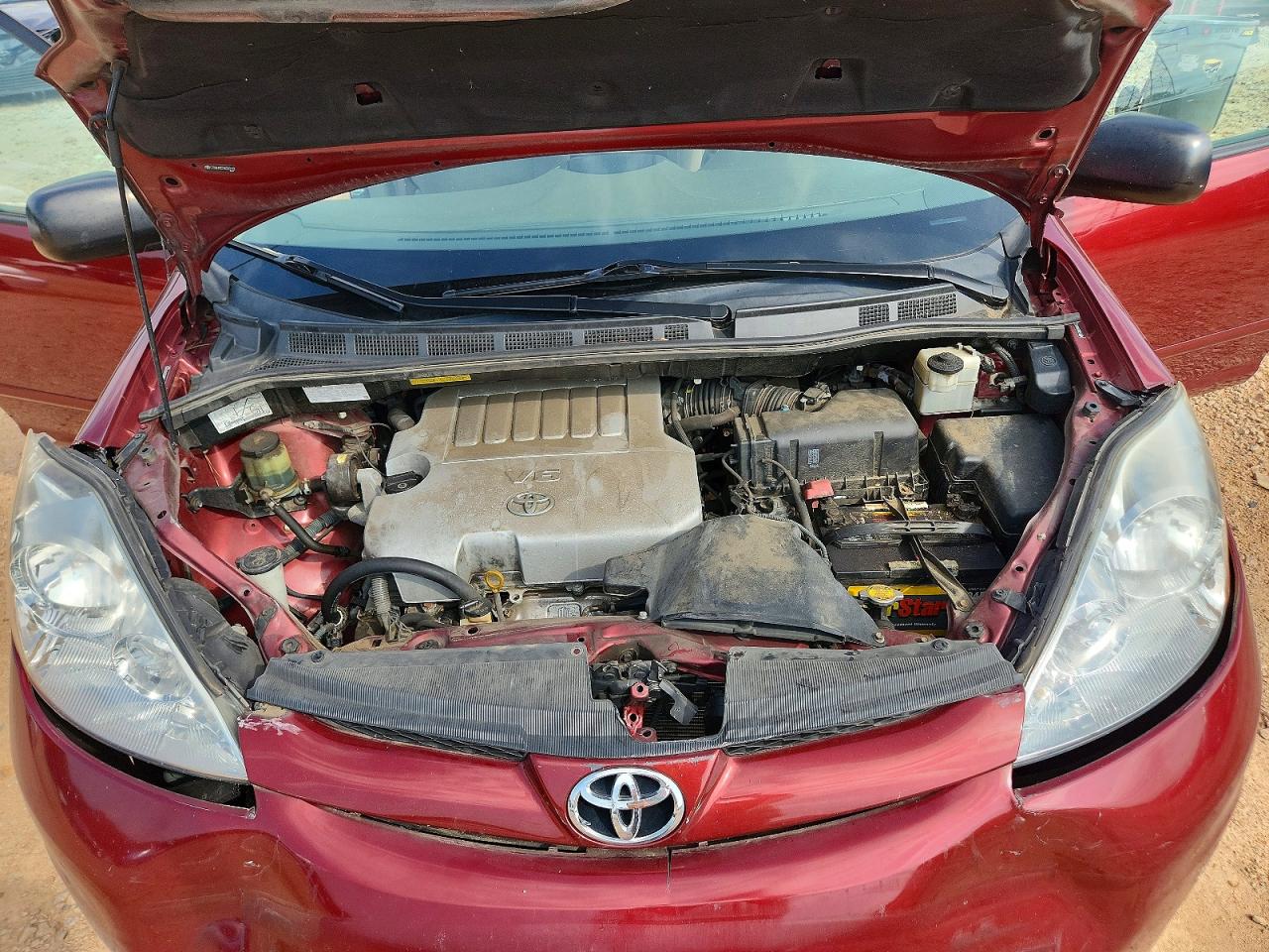 2010 Toyota Sienna Le 7-passenger Burgundy vin: 5TDKK4CC7AS332113