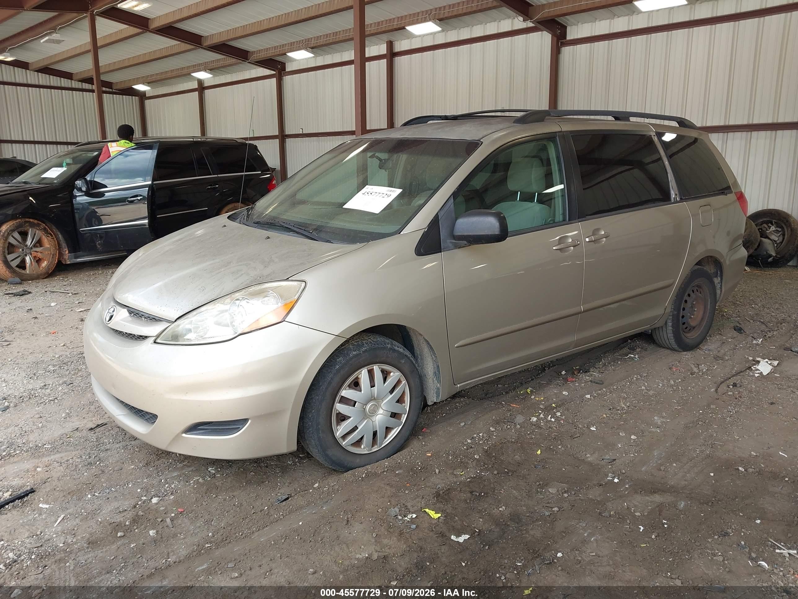 2010 Toyota Sienna Le Champagne vin: 5TDKK4CC8AS301954