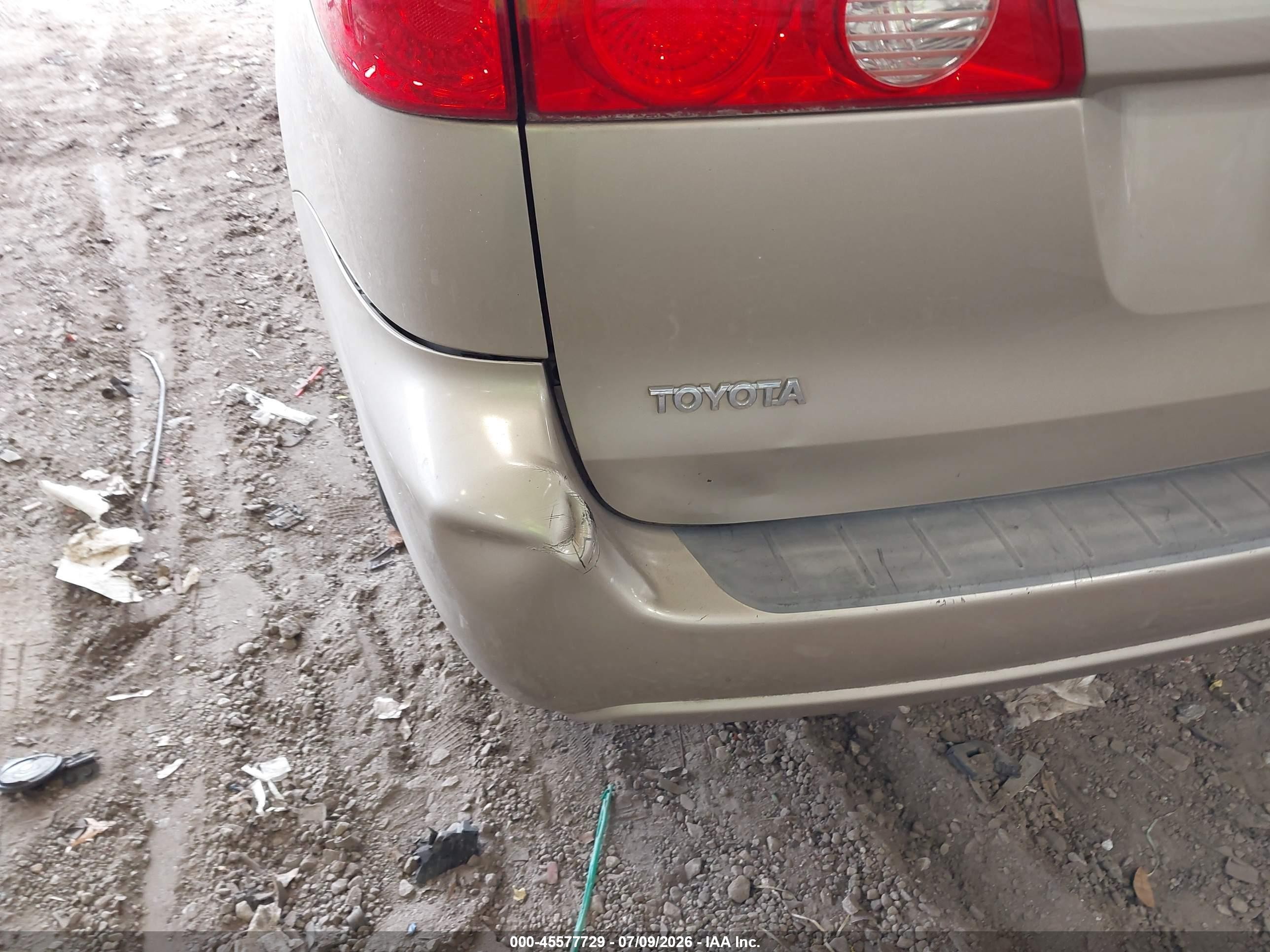 2010 Toyota Sienna Le Champagne vin: 5TDKK4CC8AS301954