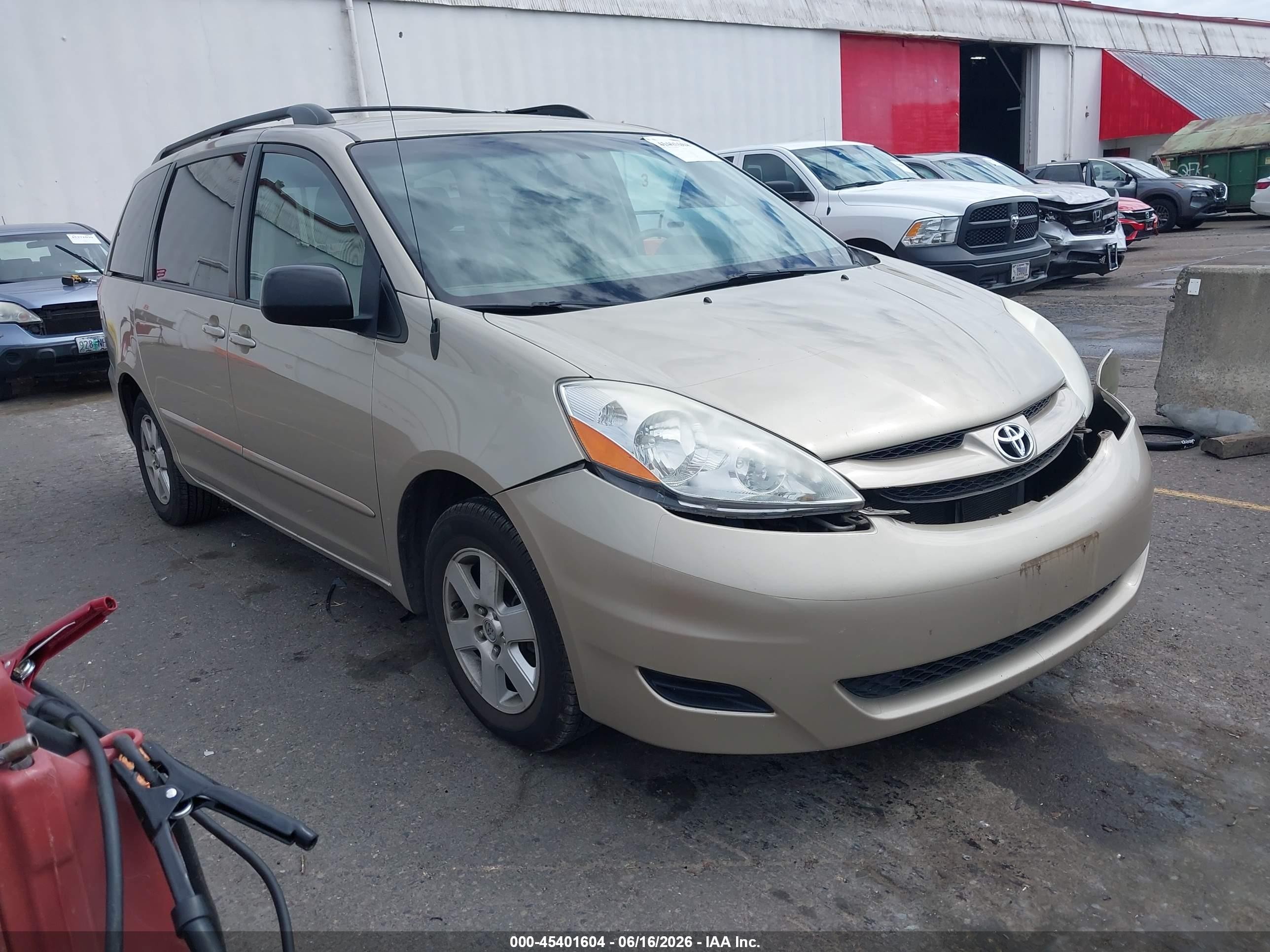 2010 Toyota Sienna Le Gold vin: 5TDKK4CC8AS306099