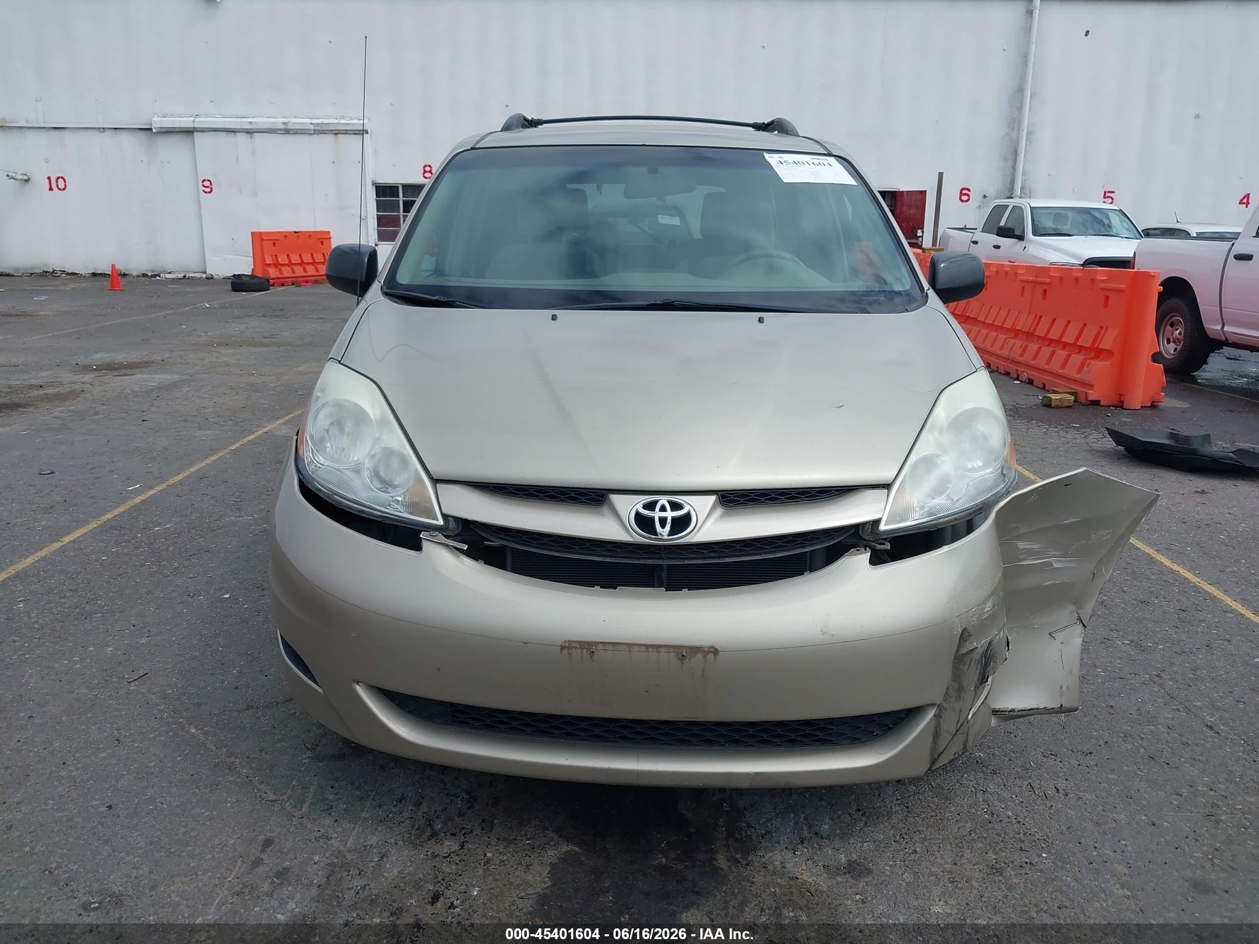 2010 Toyota Sienna Le Gold vin: 5TDKK4CC8AS306099