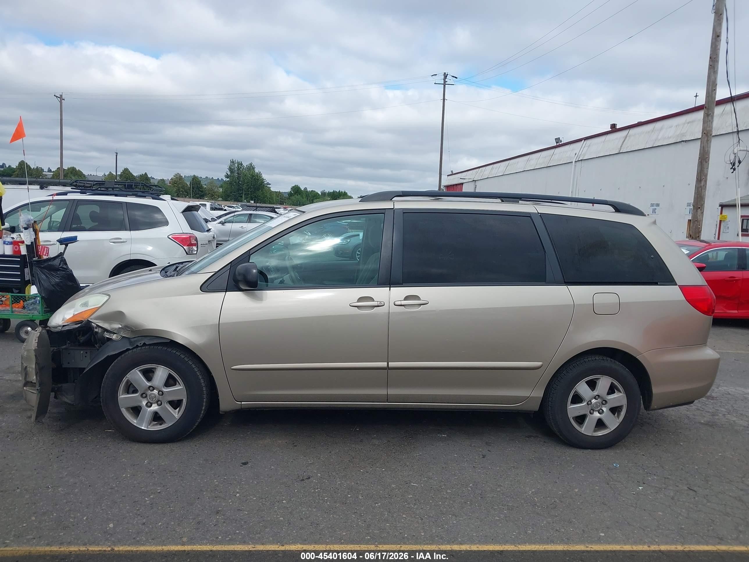 2010 Toyota Sienna Le Gold vin: 5TDKK4CC8AS306099