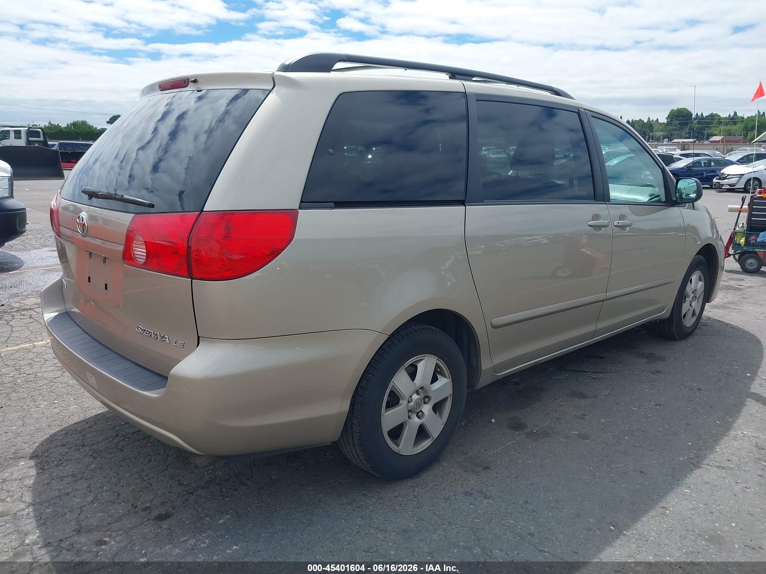 2010 Toyota Sienna Le Gold vin: 5TDKK4CC8AS306099