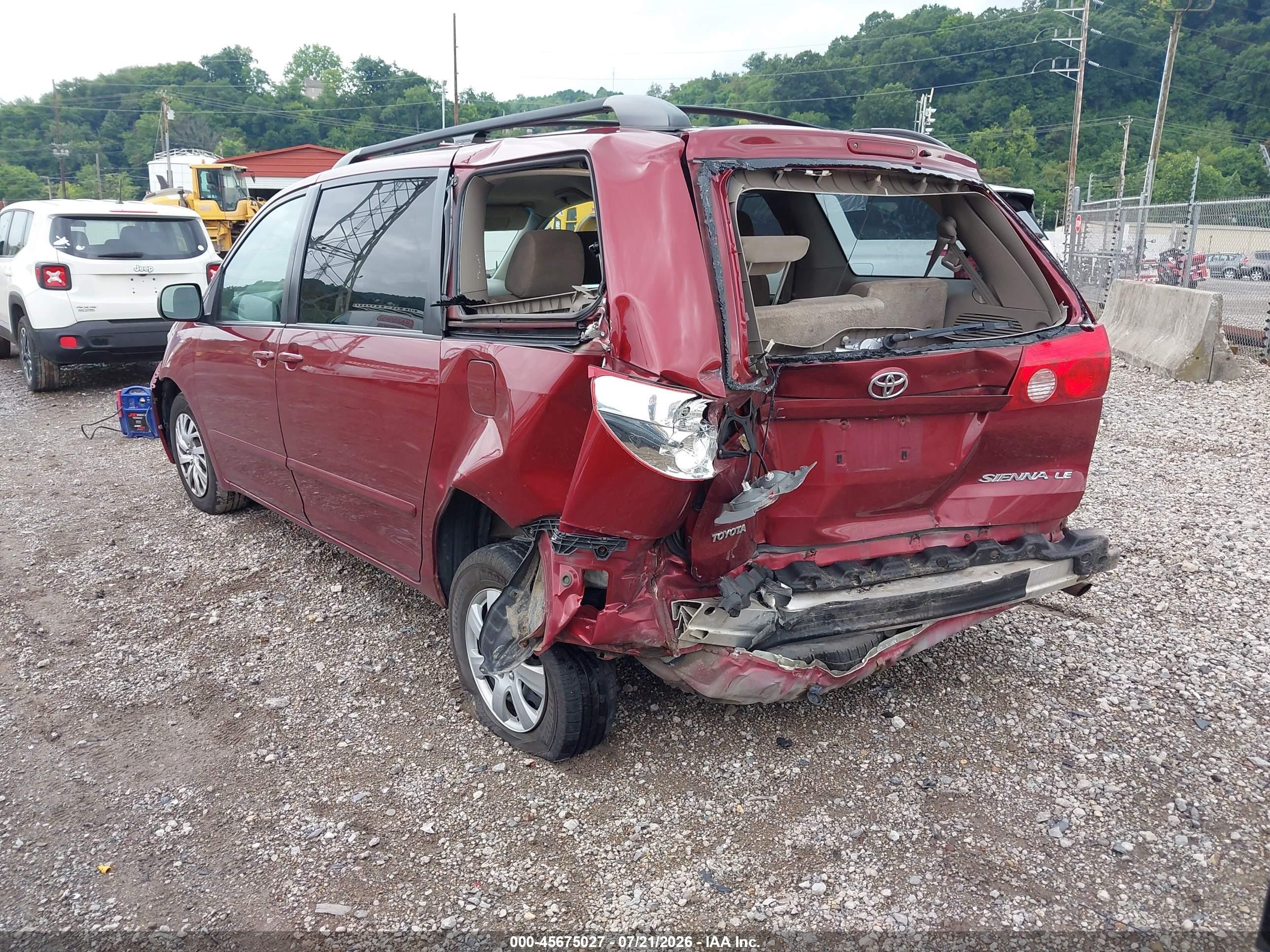 2010 Toyota Sienna Le Red vin: 5TDKK4CC8AS307835