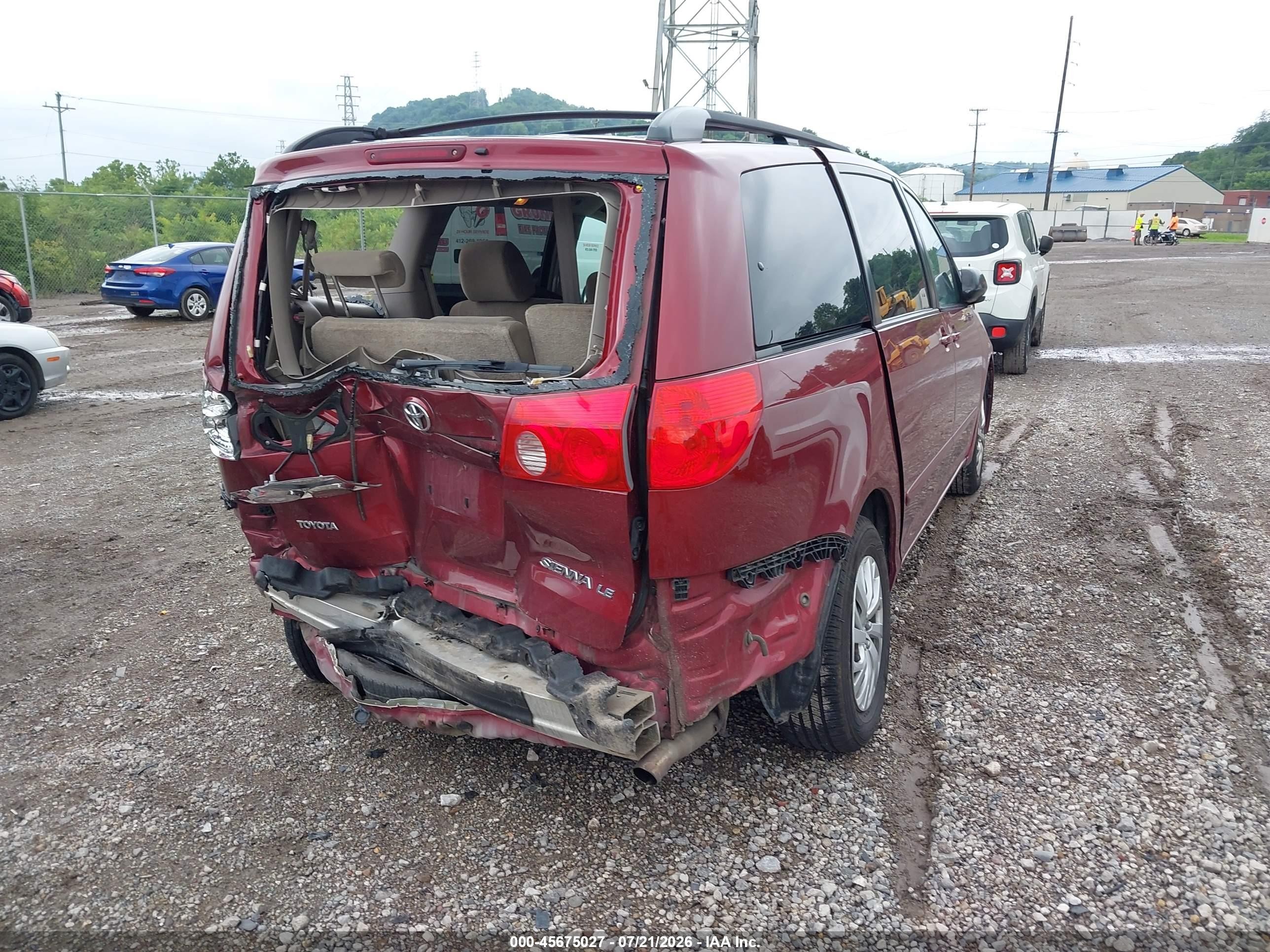 2010 Toyota Sienna Le Red vin: 5TDKK4CC8AS307835