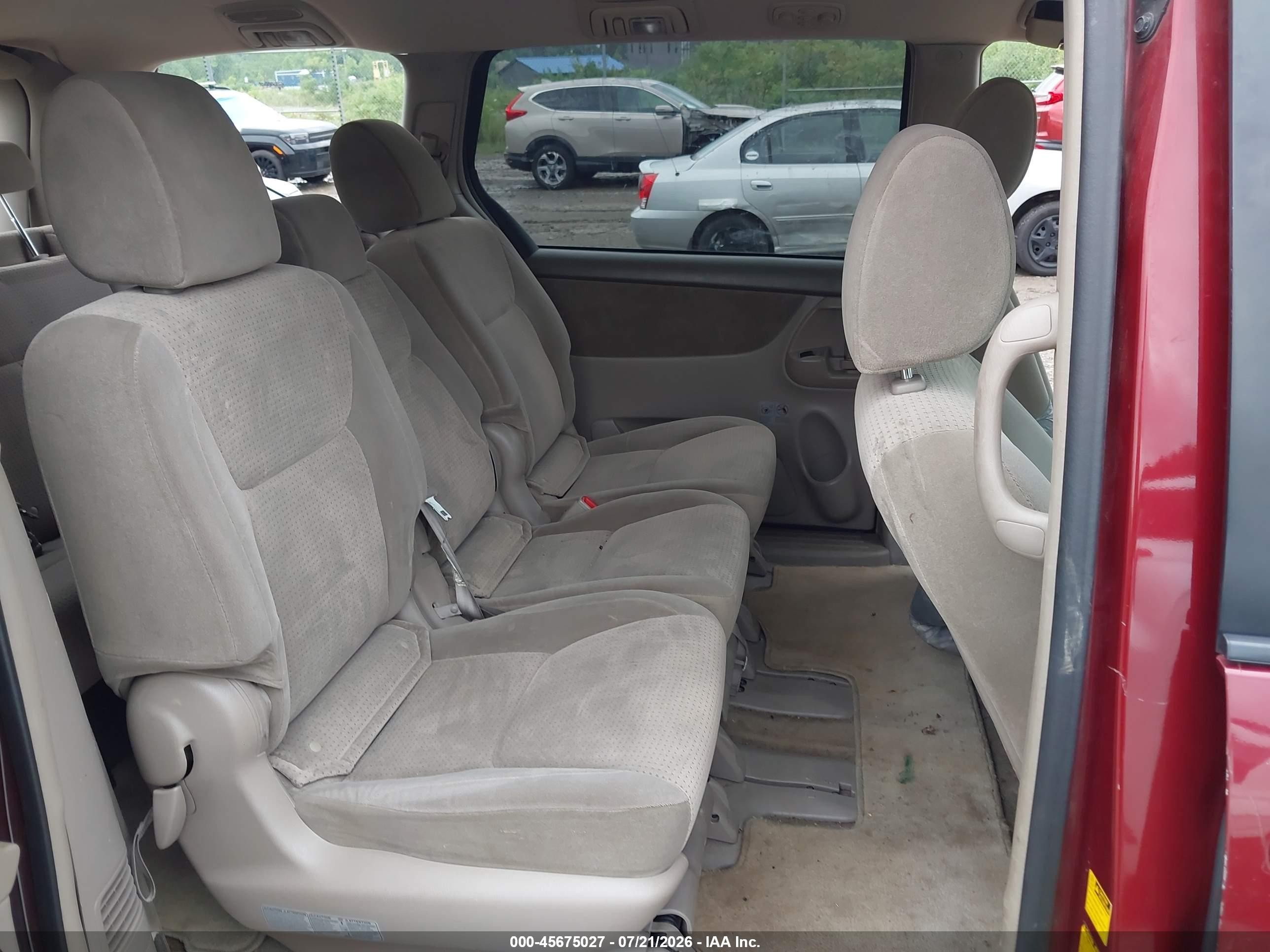 2010 Toyota Sienna Le Red vin: 5TDKK4CC8AS307835