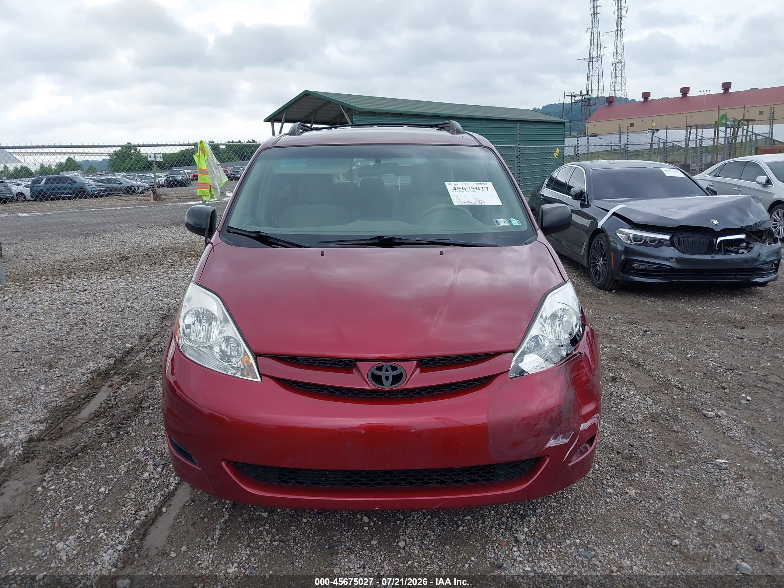 2010 Toyota Sienna Le Red vin: 5TDKK4CC8AS307835