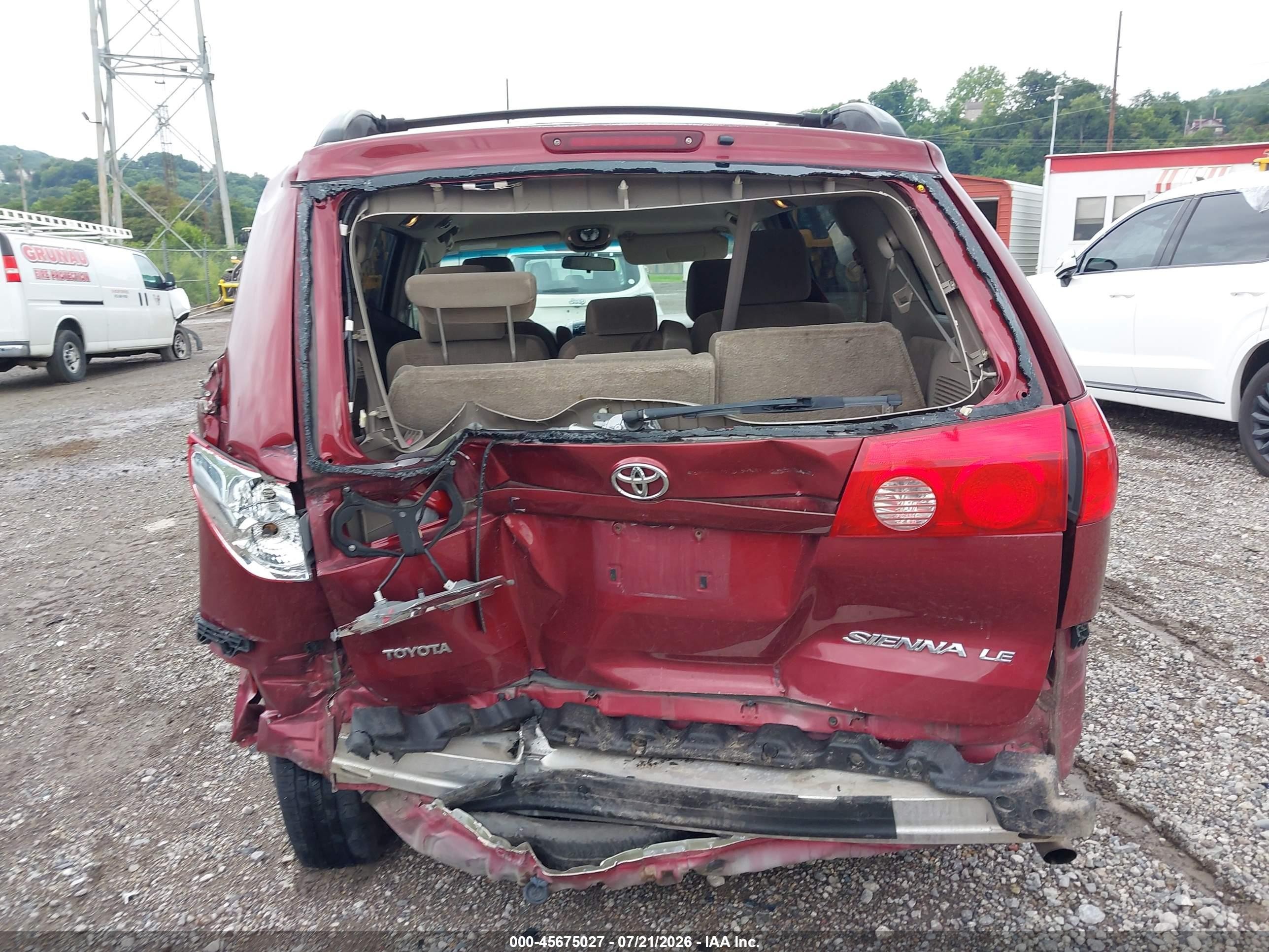 2010 Toyota Sienna Le Red vin: 5TDKK4CC8AS307835