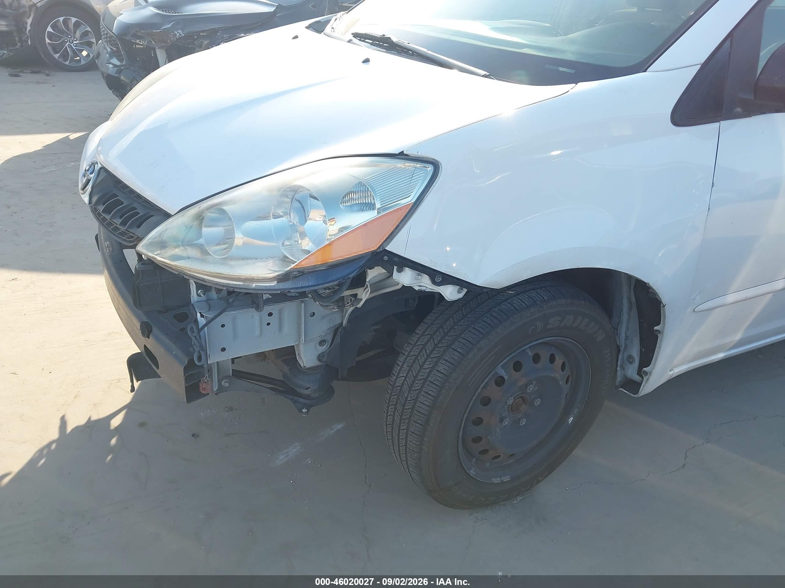 2010 Toyota Sienna Le White vin: 5TDKK4CC8AS308953