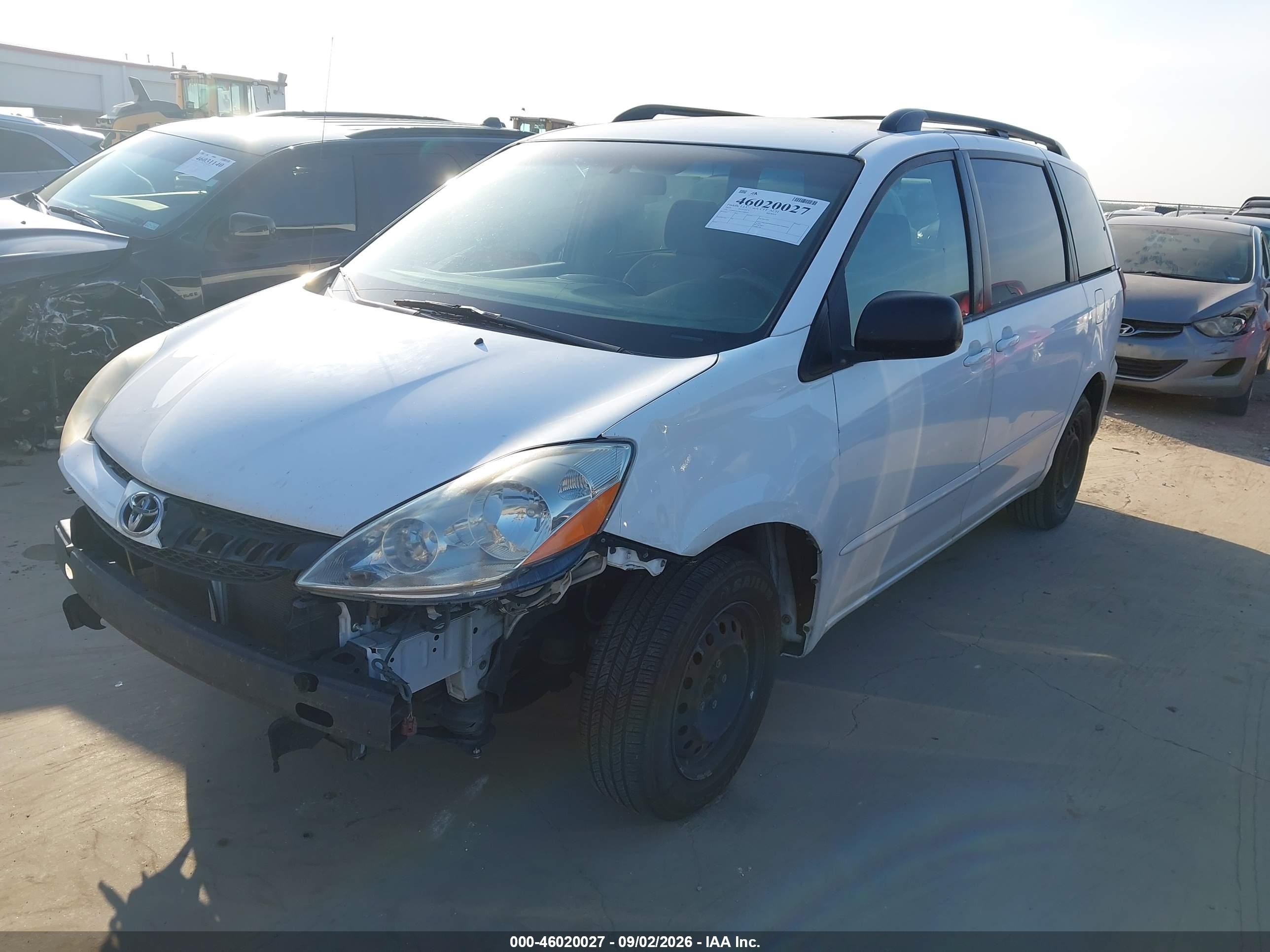 2010 Toyota Sienna Le White vin: 5TDKK4CC8AS308953