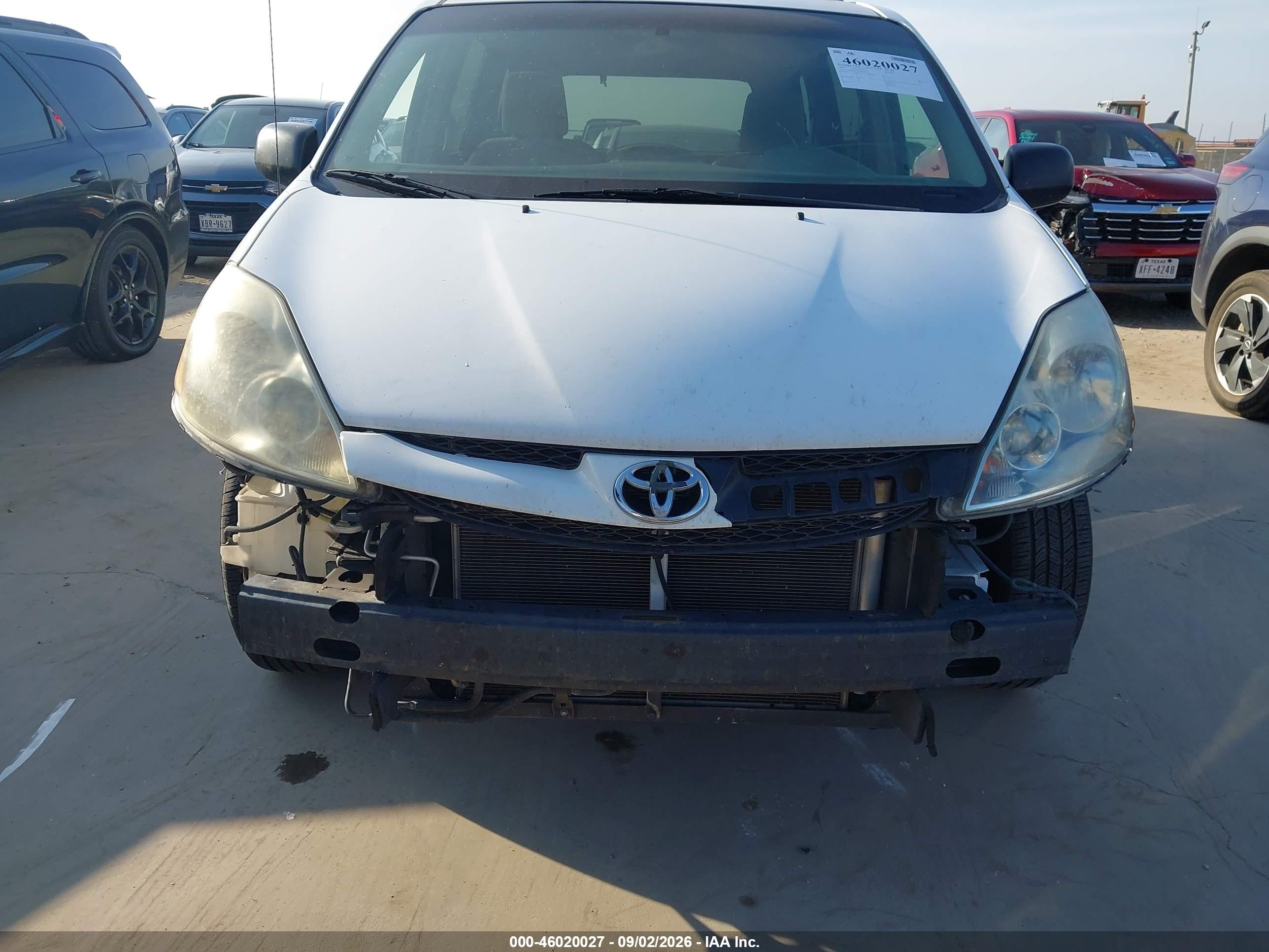 2010 Toyota Sienna Le White vin: 5TDKK4CC8AS308953