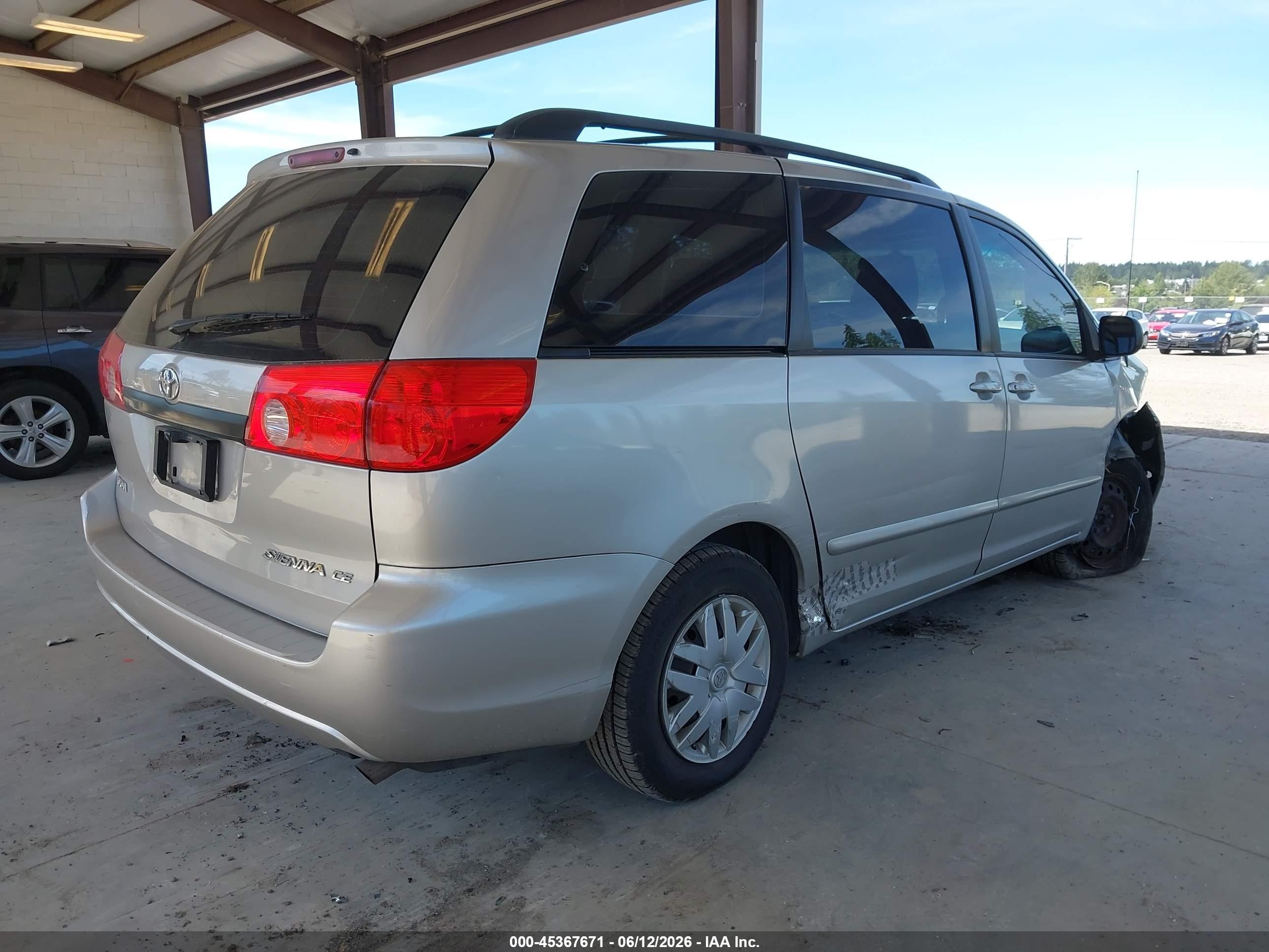 2010 Toyota Sienna Ce Silver vin: 5TDKK4CC8AS316521
