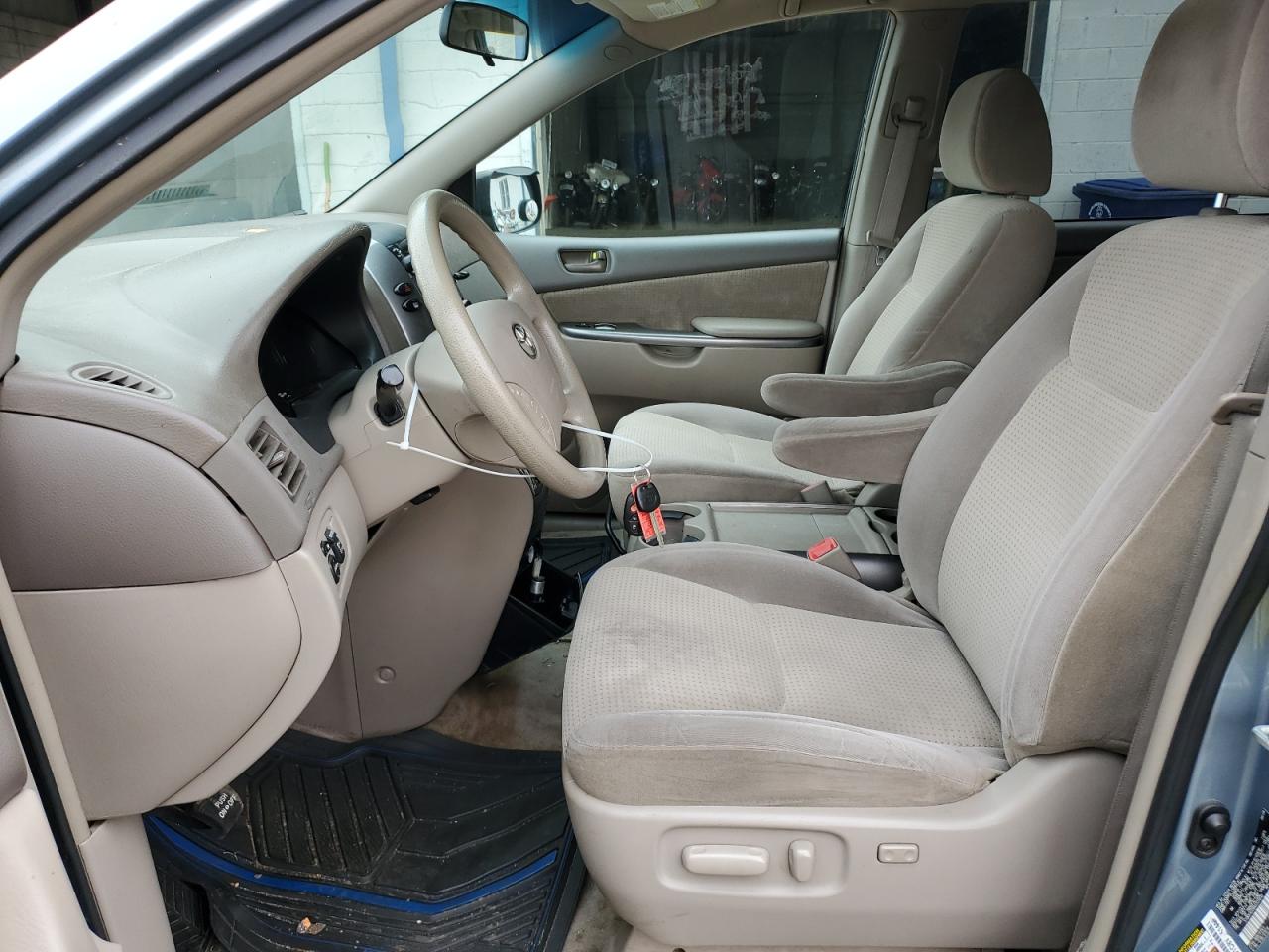 2010 Toyota Sienna Ce Blue vin: 5TDKK4CC8AS322030