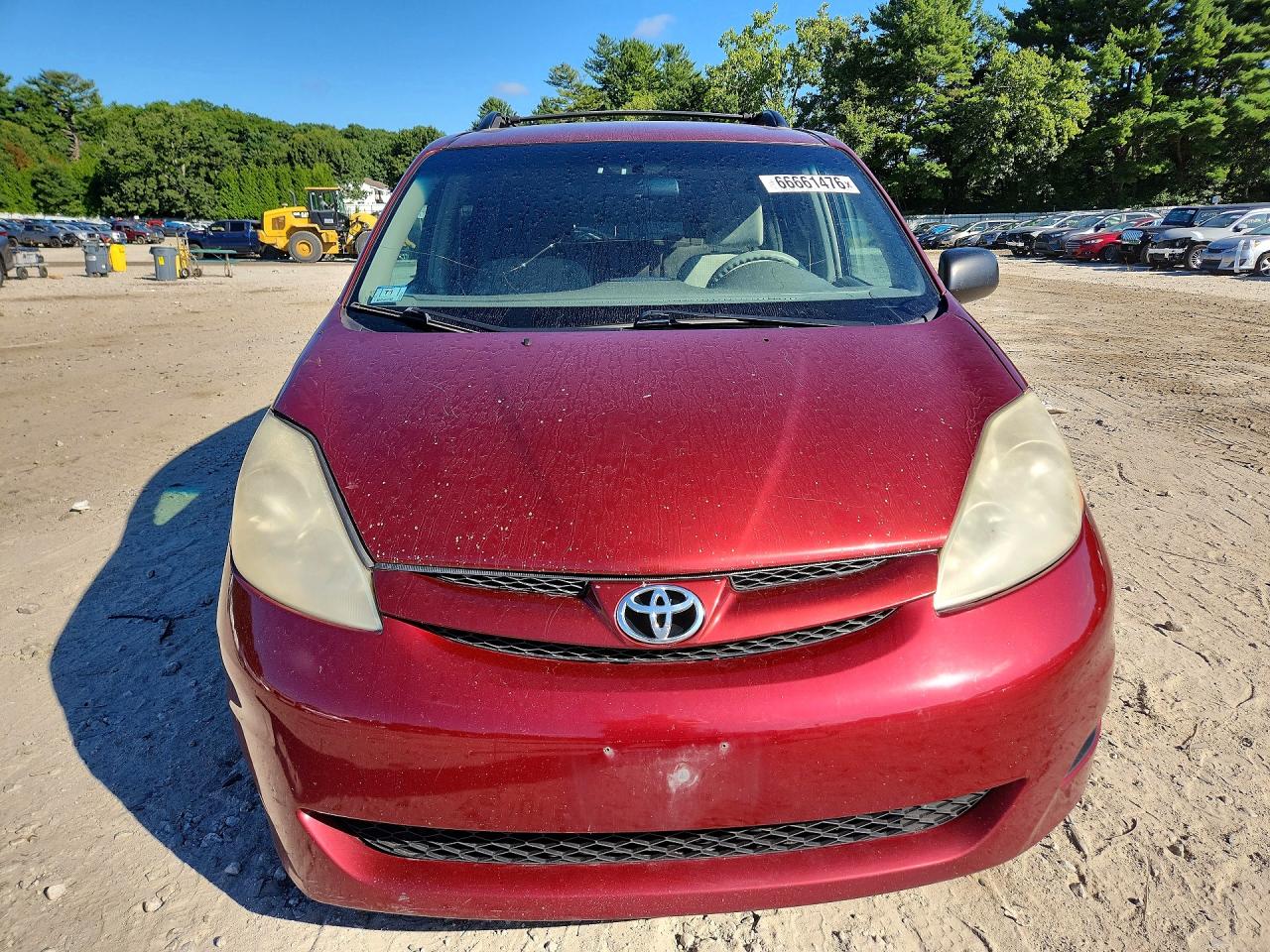 2010 Toyota Sienna Le 7-passenger Red vin: 5TDKK4CC8AS328507