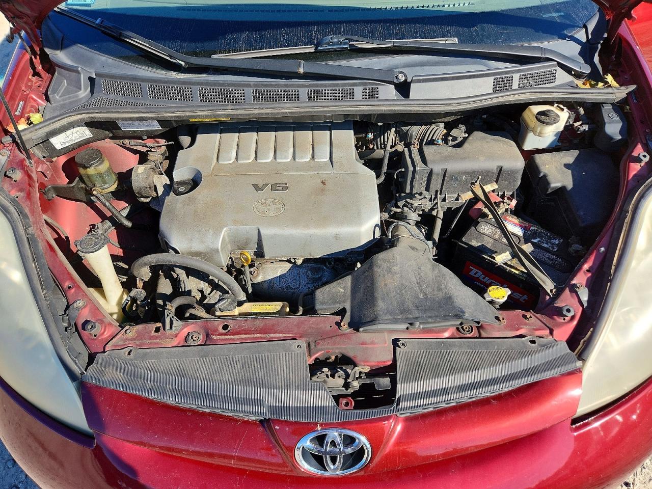 2010 Toyota Sienna Le 7-passenger Red vin: 5TDKK4CC8AS328507