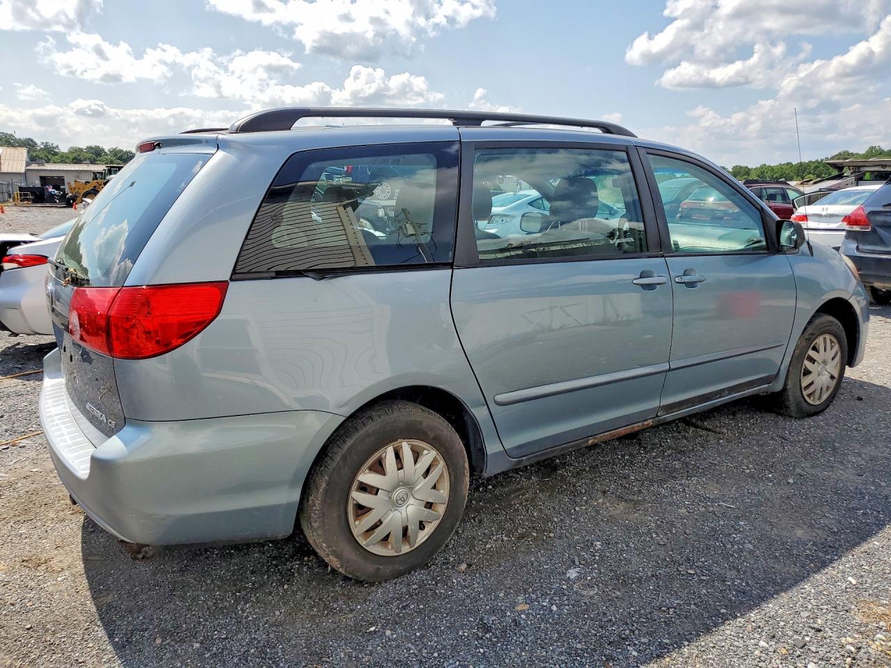 2010 Toyota Sienna Ce 7-passenger Blue vin: 5TDKK4CC9AS294674