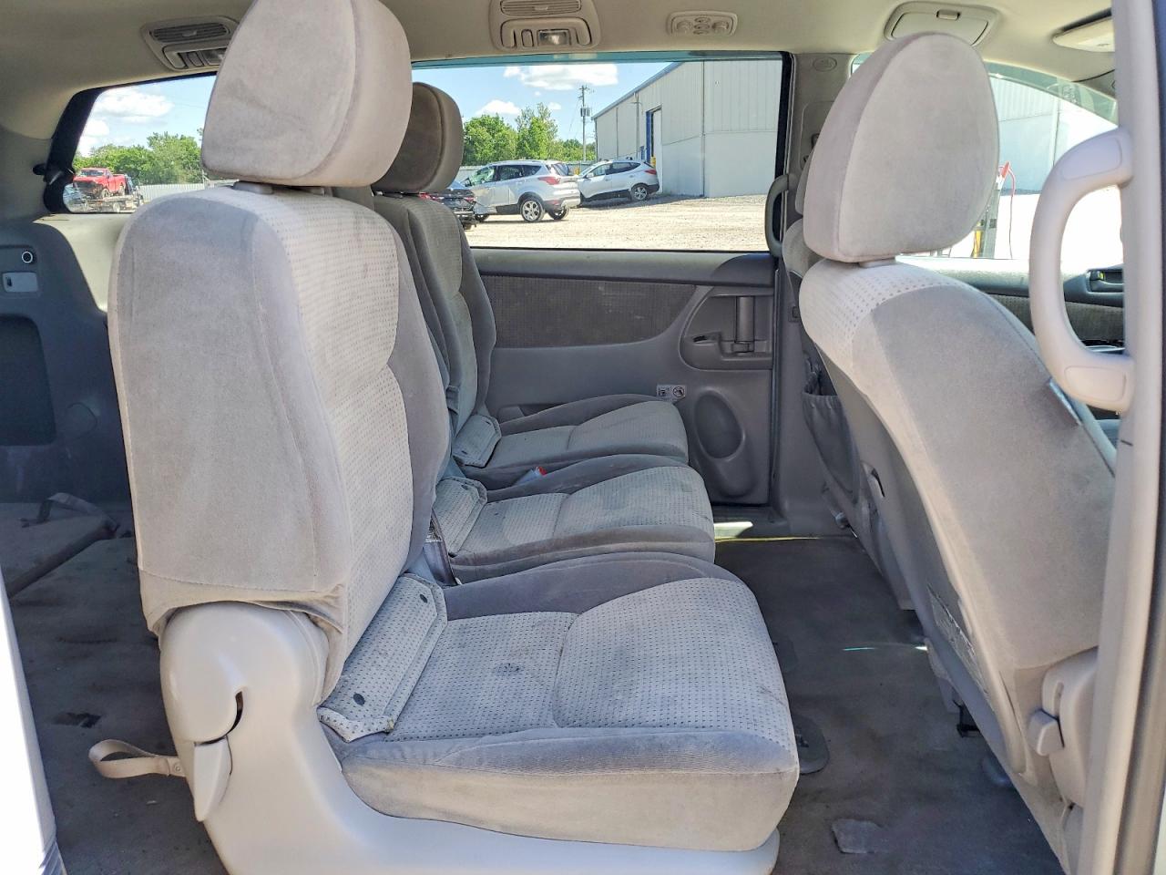 2010 Toyota Sienna Le 8-passenger Blue vin: 5TDKK4CC9AS305429