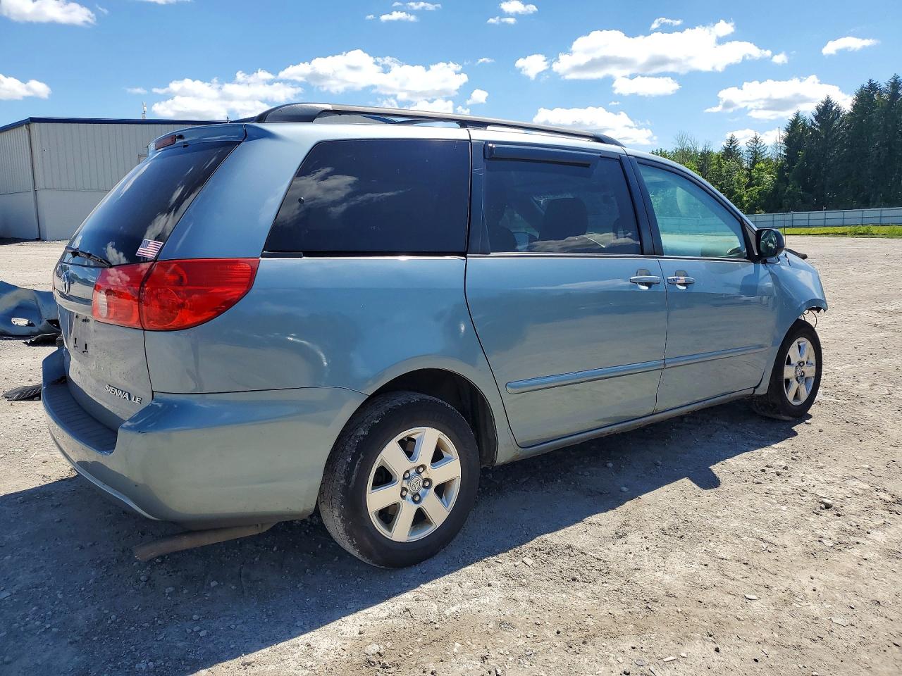 2010 Toyota Sienna Le 8-passenger Blue vin: 5TDKK4CC9AS305429