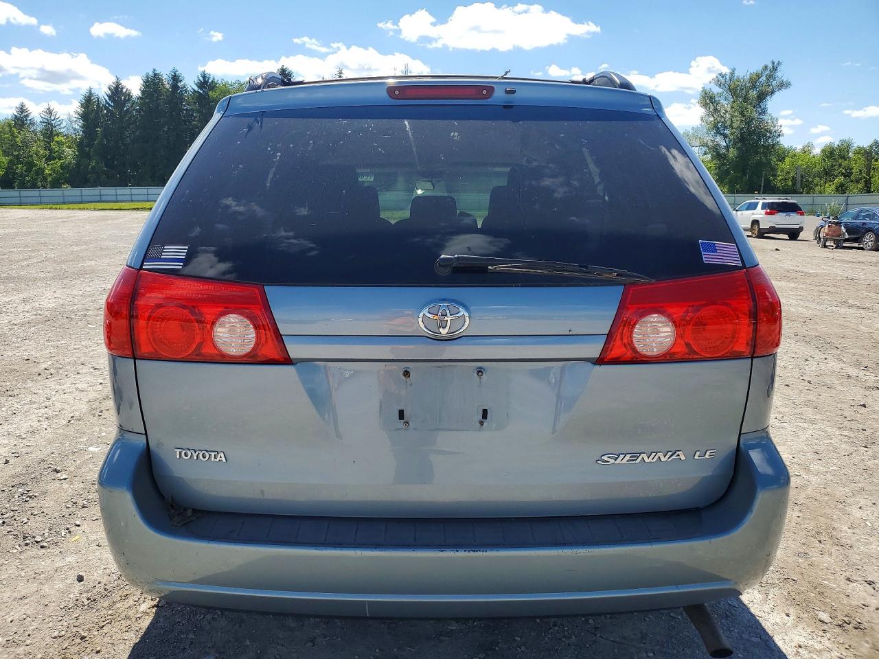 2010 Toyota Sienna Le 8-passenger Blue vin: 5TDKK4CC9AS305429