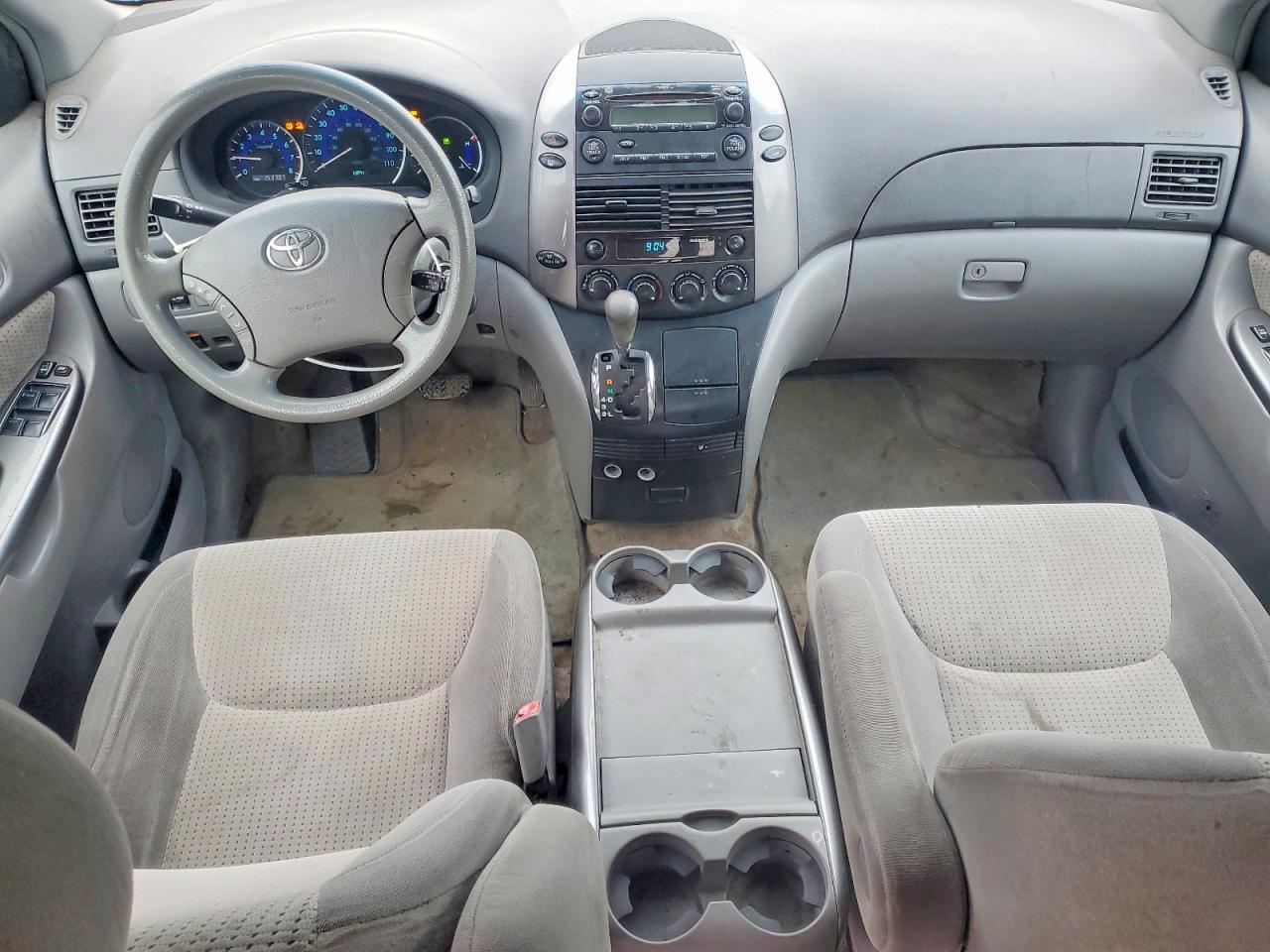 2010 Toyota Sienna Le 7-passenger Blue vin: 5TDKK4CC9AS305950