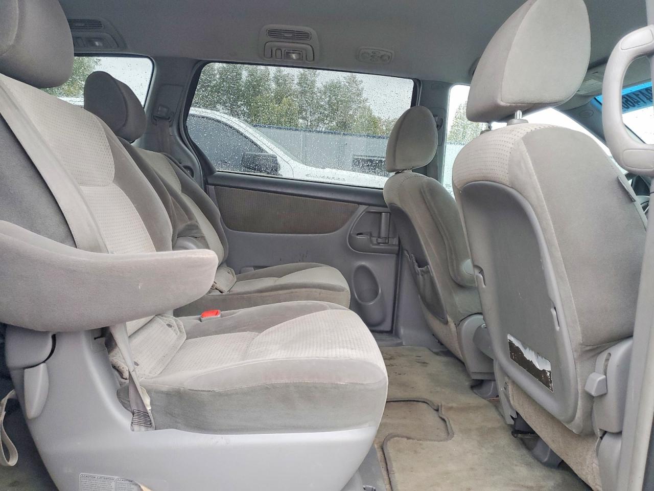 2010 Toyota Sienna Le 7-passenger Blue vin: 5TDKK4CC9AS305950
