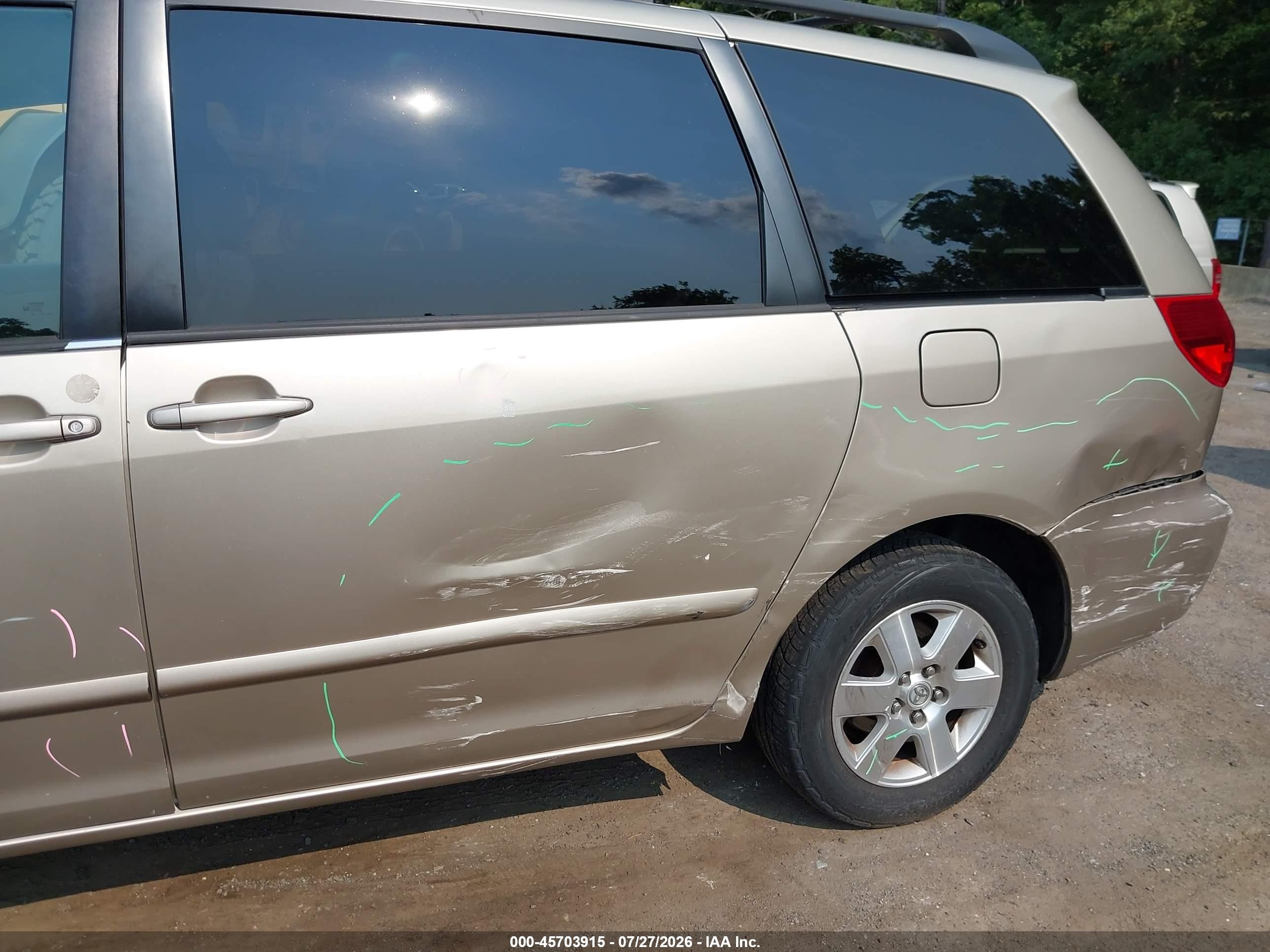 2010 Toyota Sienna Le Gold vin: 5TDKK4CC9AS308251