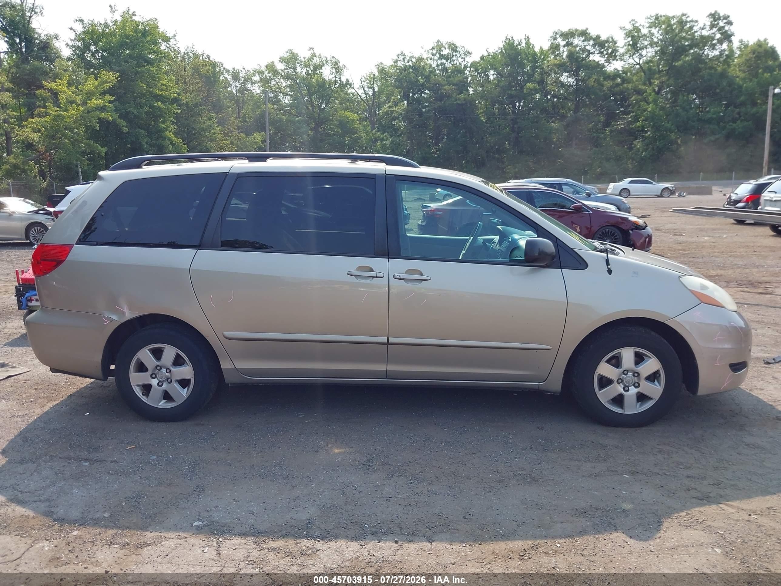 2010 Toyota Sienna Le Gold vin: 5TDKK4CC9AS308251