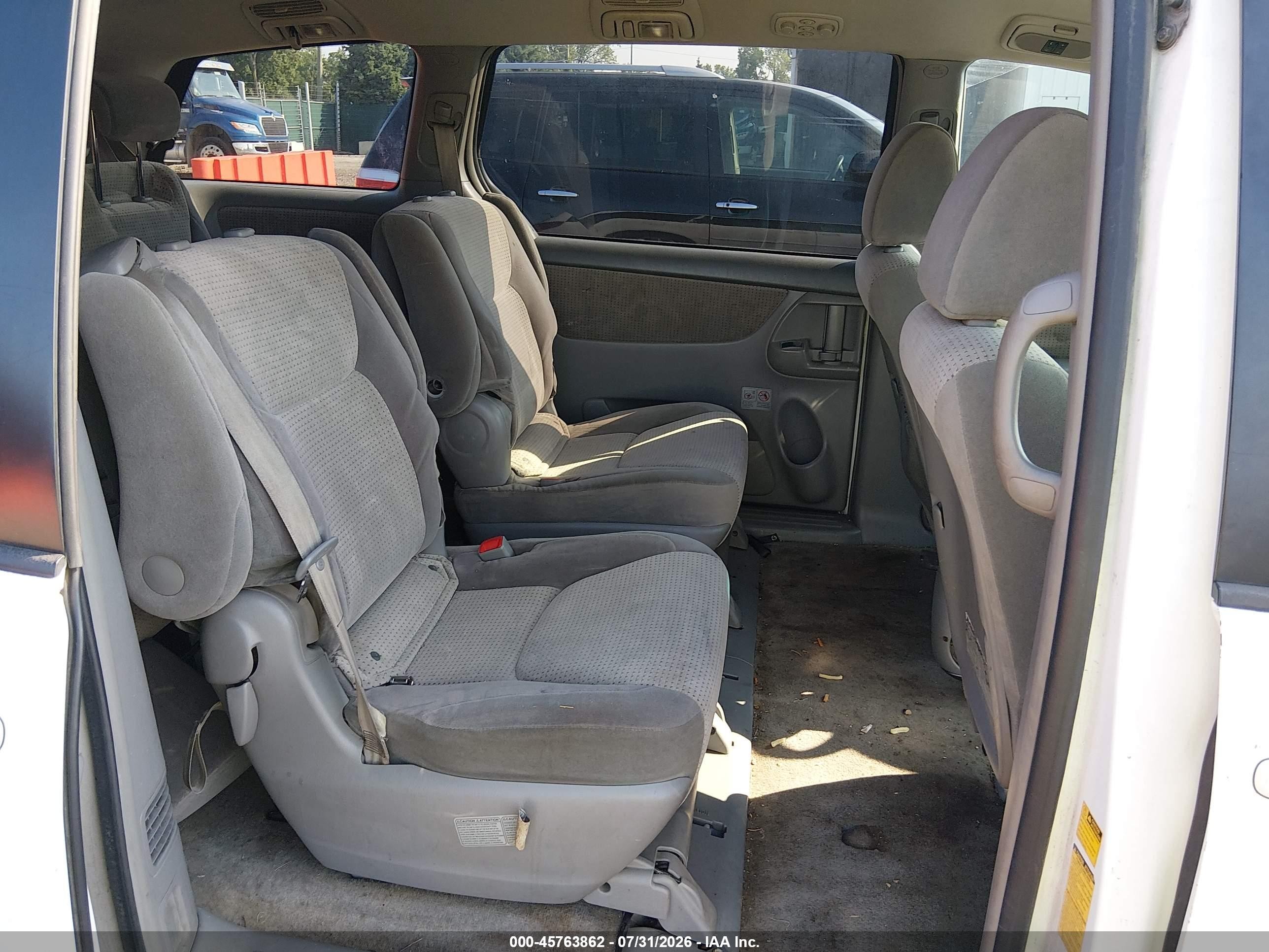 2010 Toyota Sienna Le White vin: 5TDKK4CC9AS308671