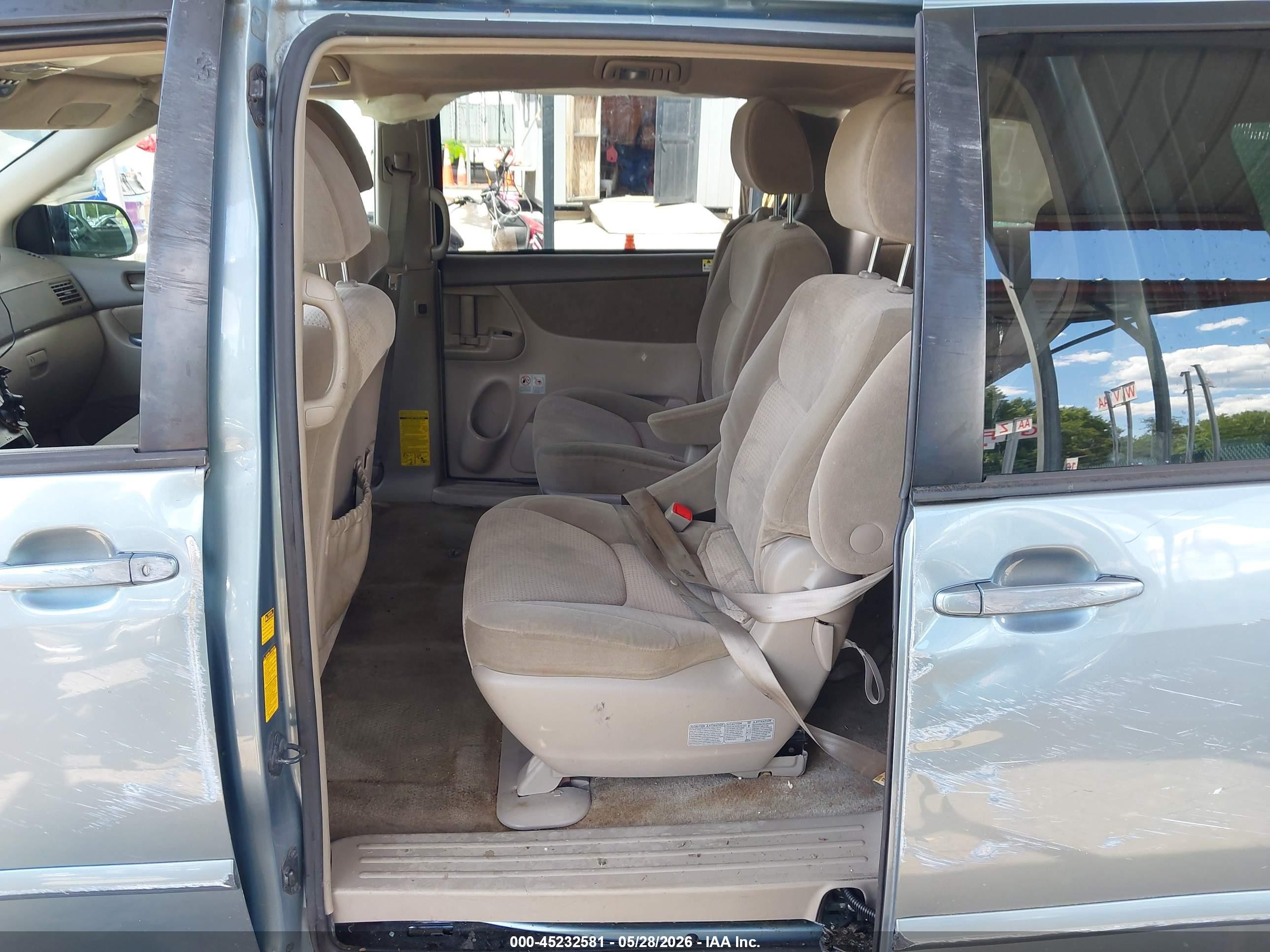 2010 Toyota Sienna Le Синий vin: 5TDKK4CC9AS333814