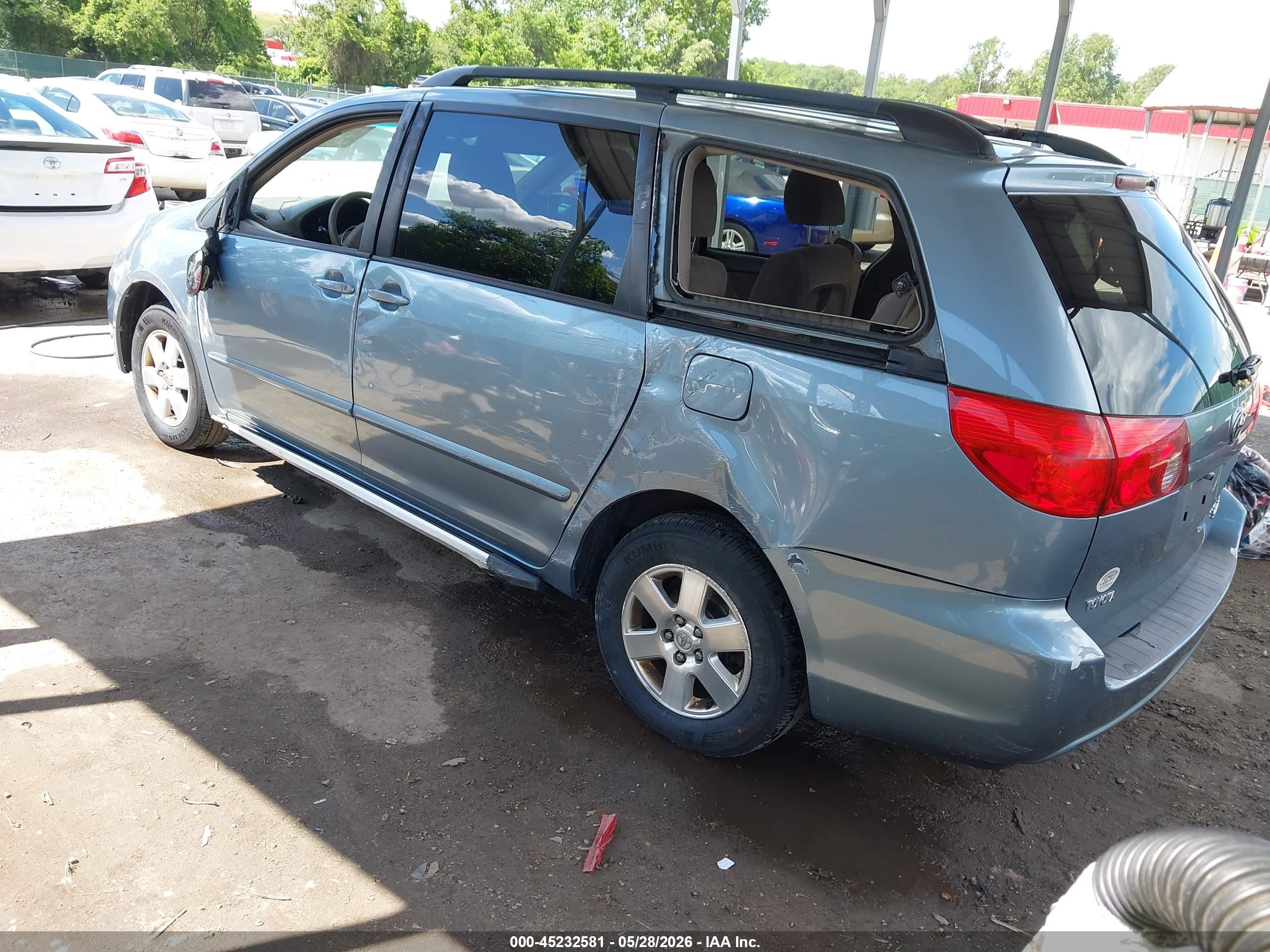2010 Toyota Sienna Le Синий vin: 5TDKK4CC9AS333814