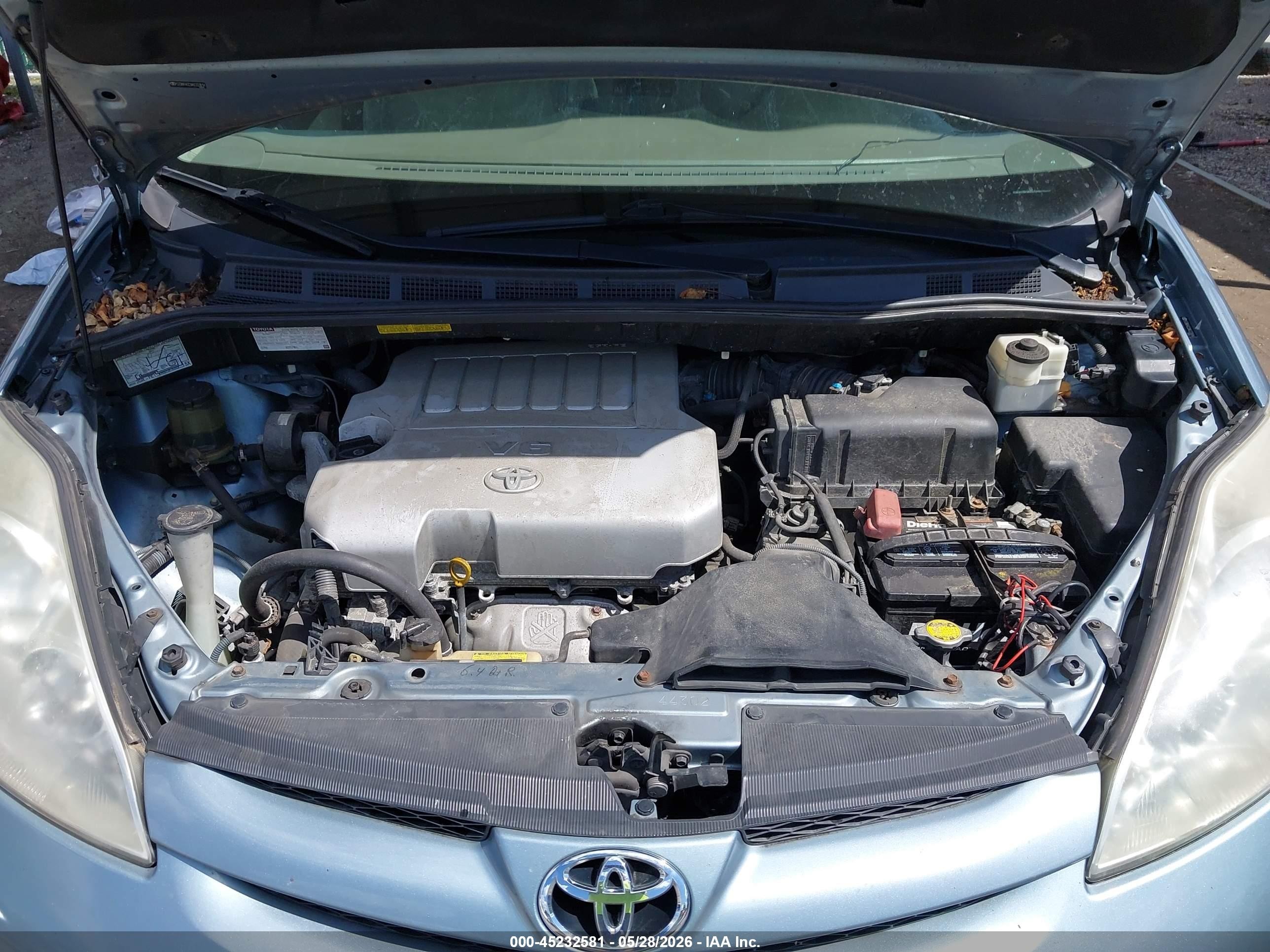 2010 Toyota Sienna Le Синий vin: 5TDKK4CC9AS333814