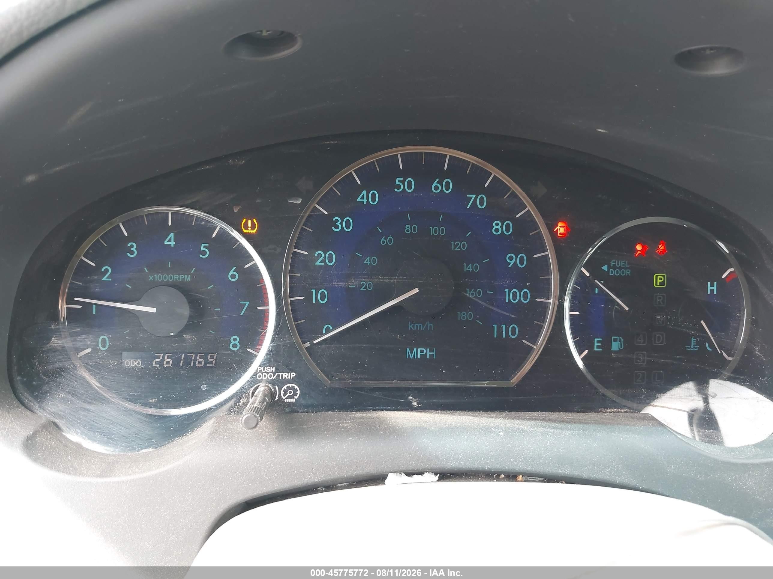 2010 Toyota Sienna Ce/le Silver vin: 5TDKK4CC9AS339256