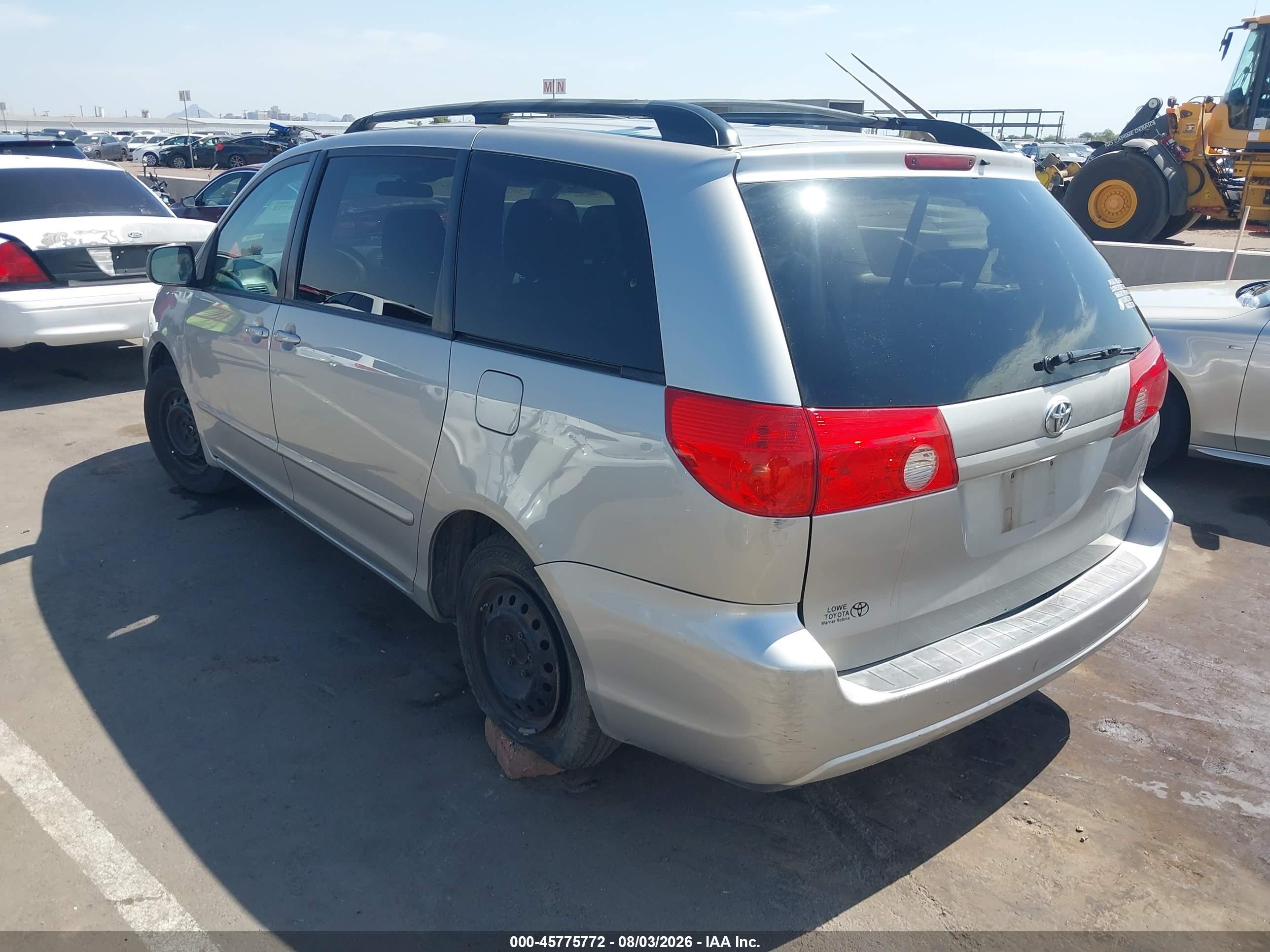 2010 Toyota Sienna Ce/le Silver vin: 5TDKK4CC9AS339256