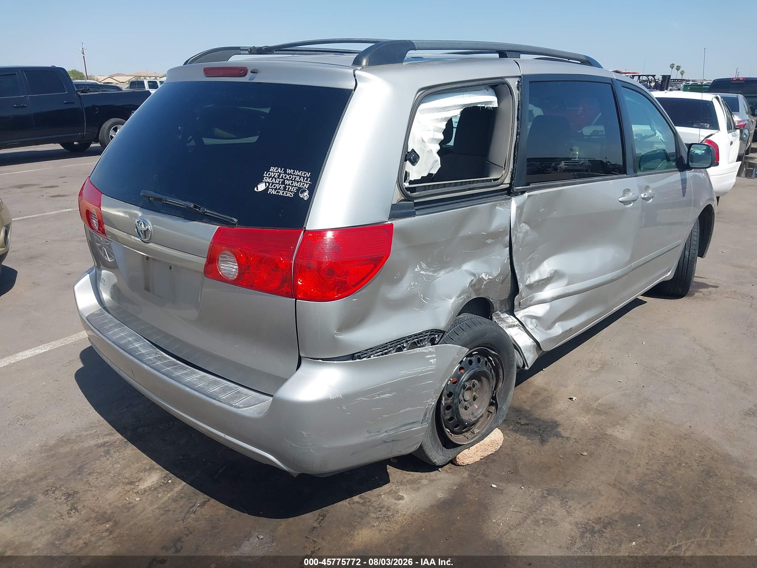 2010 Toyota Sienna Ce/le Silver vin: 5TDKK4CC9AS339256