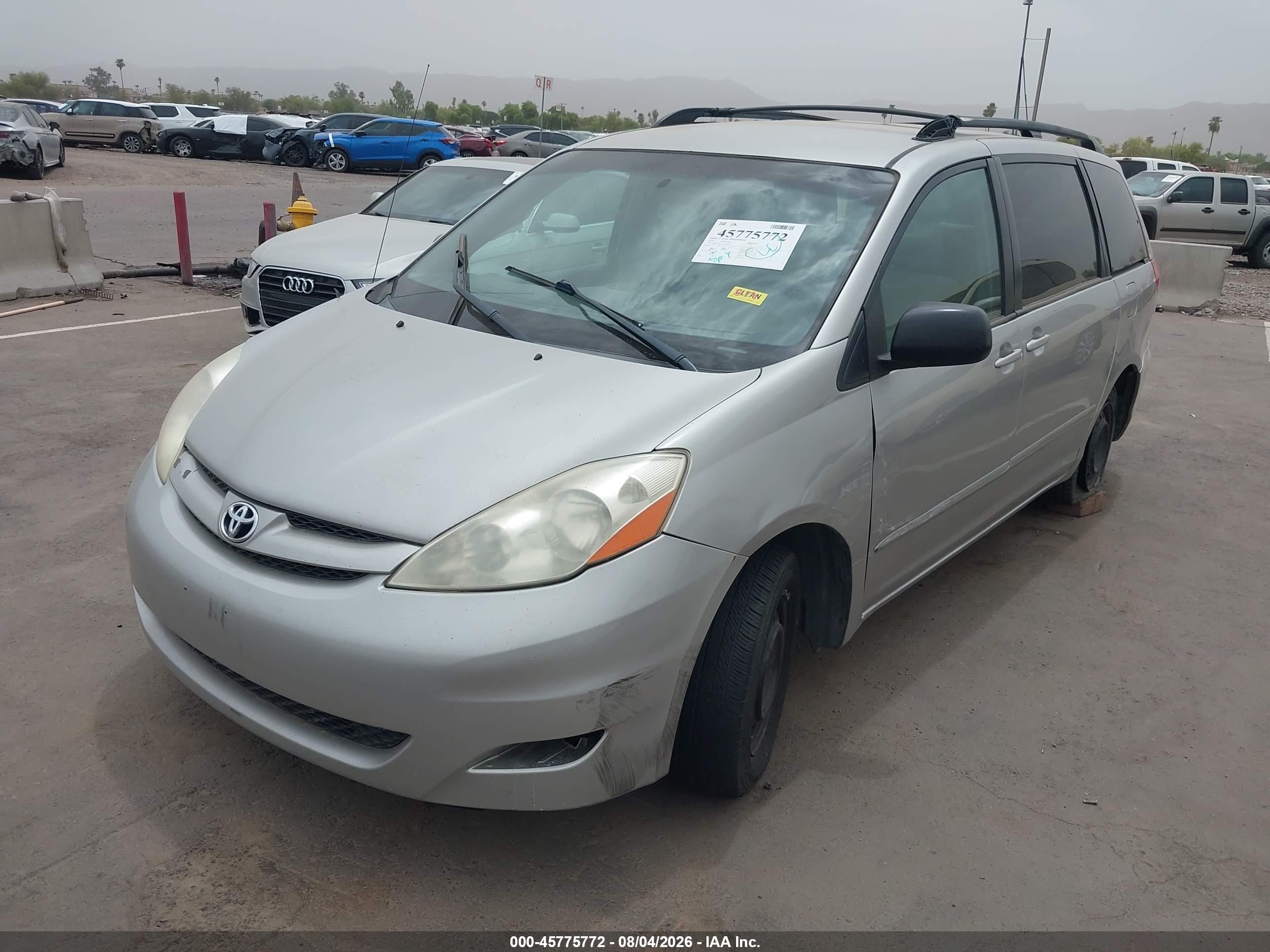 2010 Toyota Sienna Ce/le Silver vin: 5TDKK4CC9AS339256