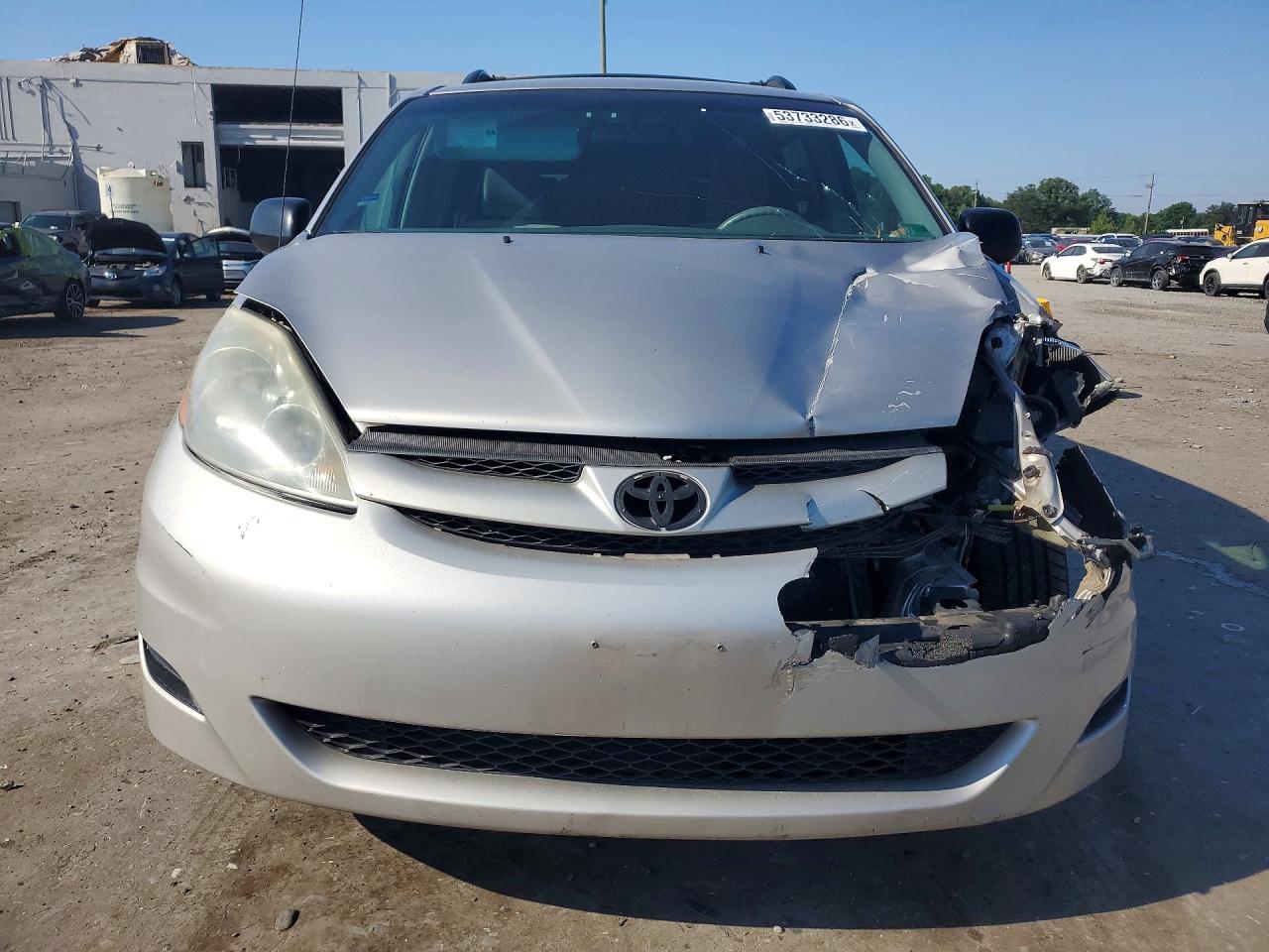 2010 Toyota Sienna Le 7-passenger Серебряный vin: 5TDKK4CCXAS296398