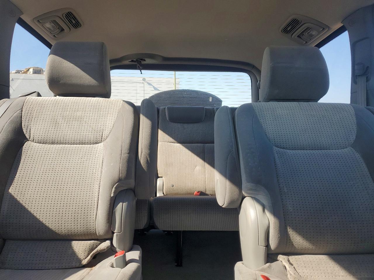 2010 Toyota Sienna Le 7-passenger Серебряный vin: 5TDKK4CCXAS296398
