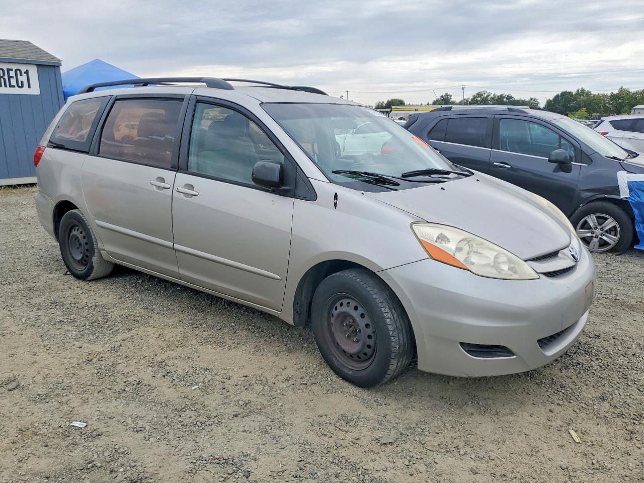 2010 Toyota Sienna Ce 8-passenger Серебряный vin: 5TDKK4CCXAS316553