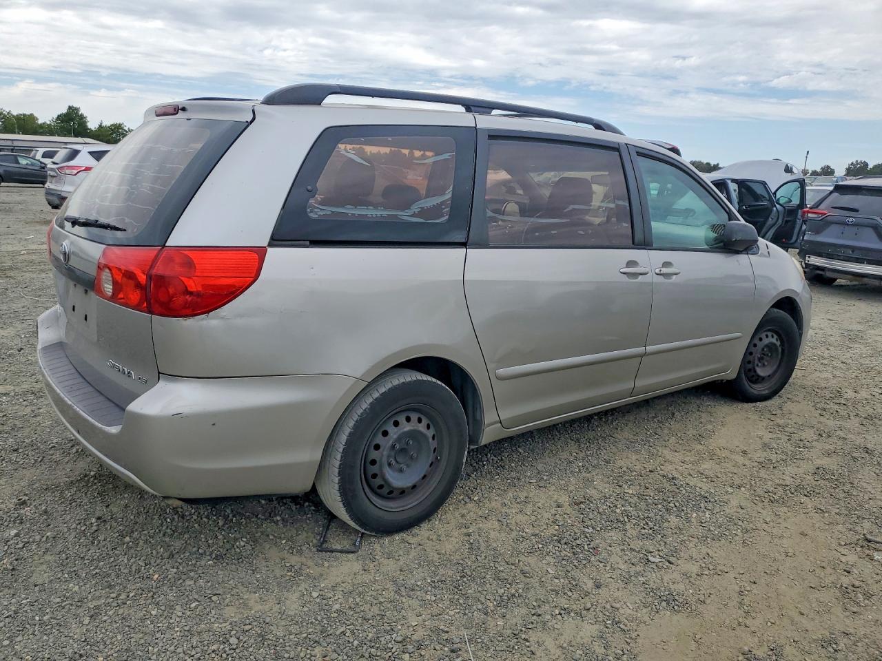 2010 Toyota Sienna Ce 8-passenger Серебряный vin: 5TDKK4CCXAS316553