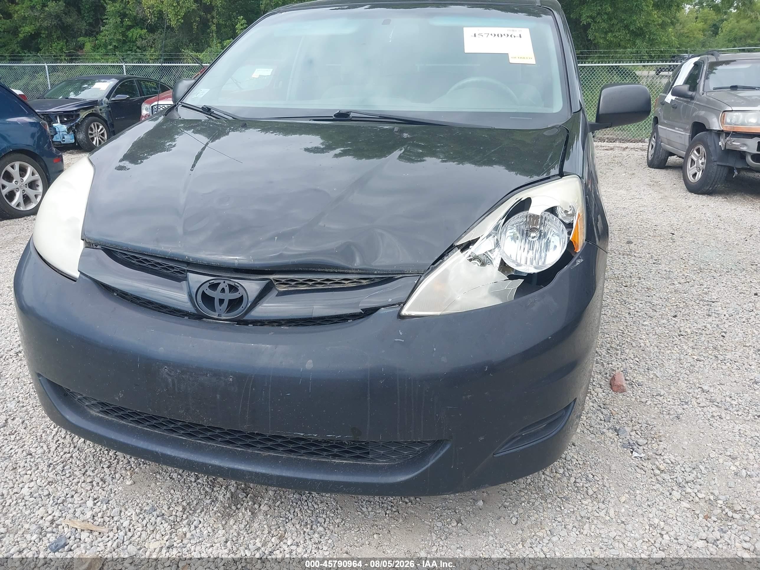 2010 Toyota Sienna Ce Черный vin: 5TDKK4CCXAS323552