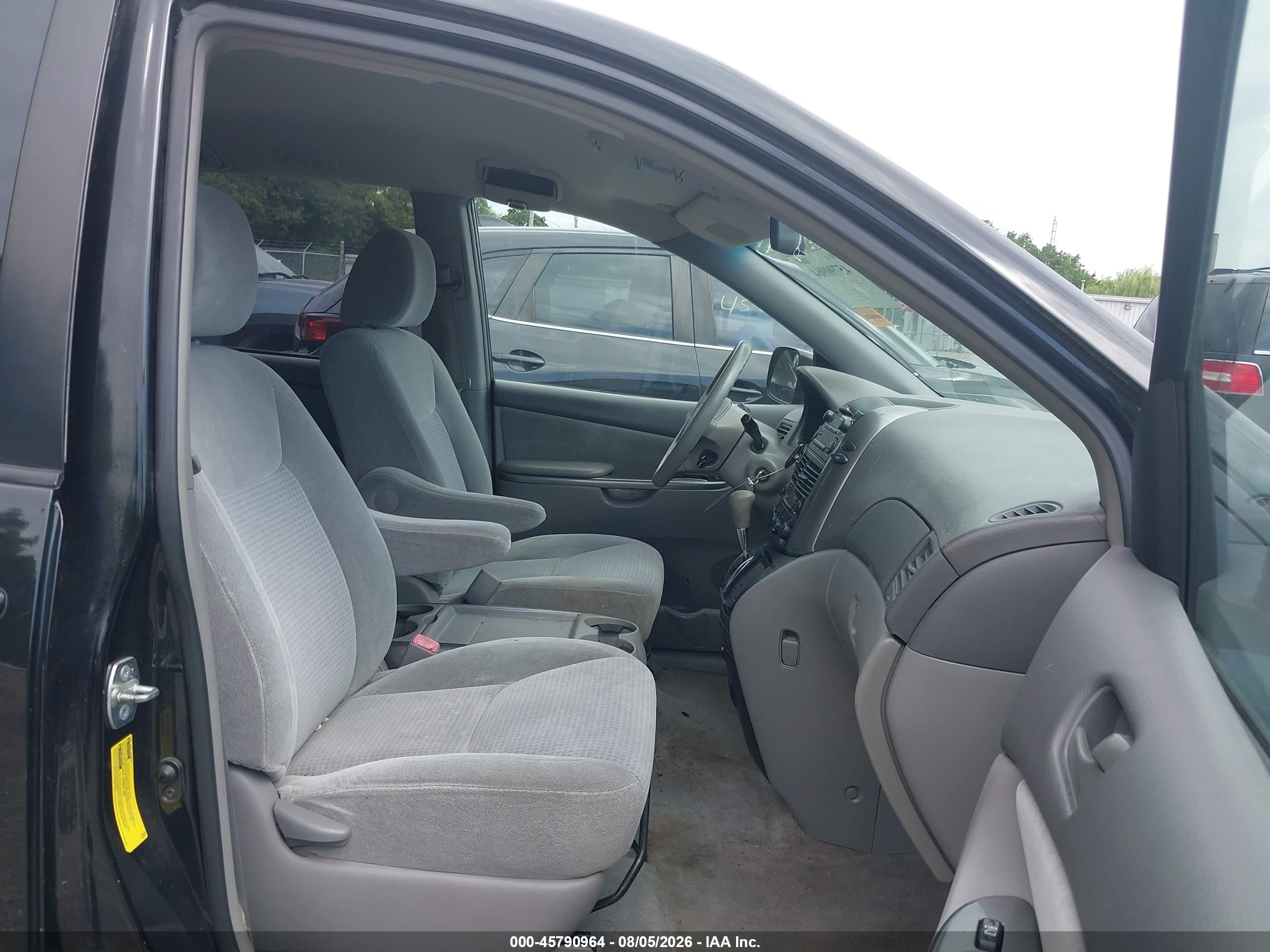 2010 Toyota Sienna Ce Черный vin: 5TDKK4CCXAS323552