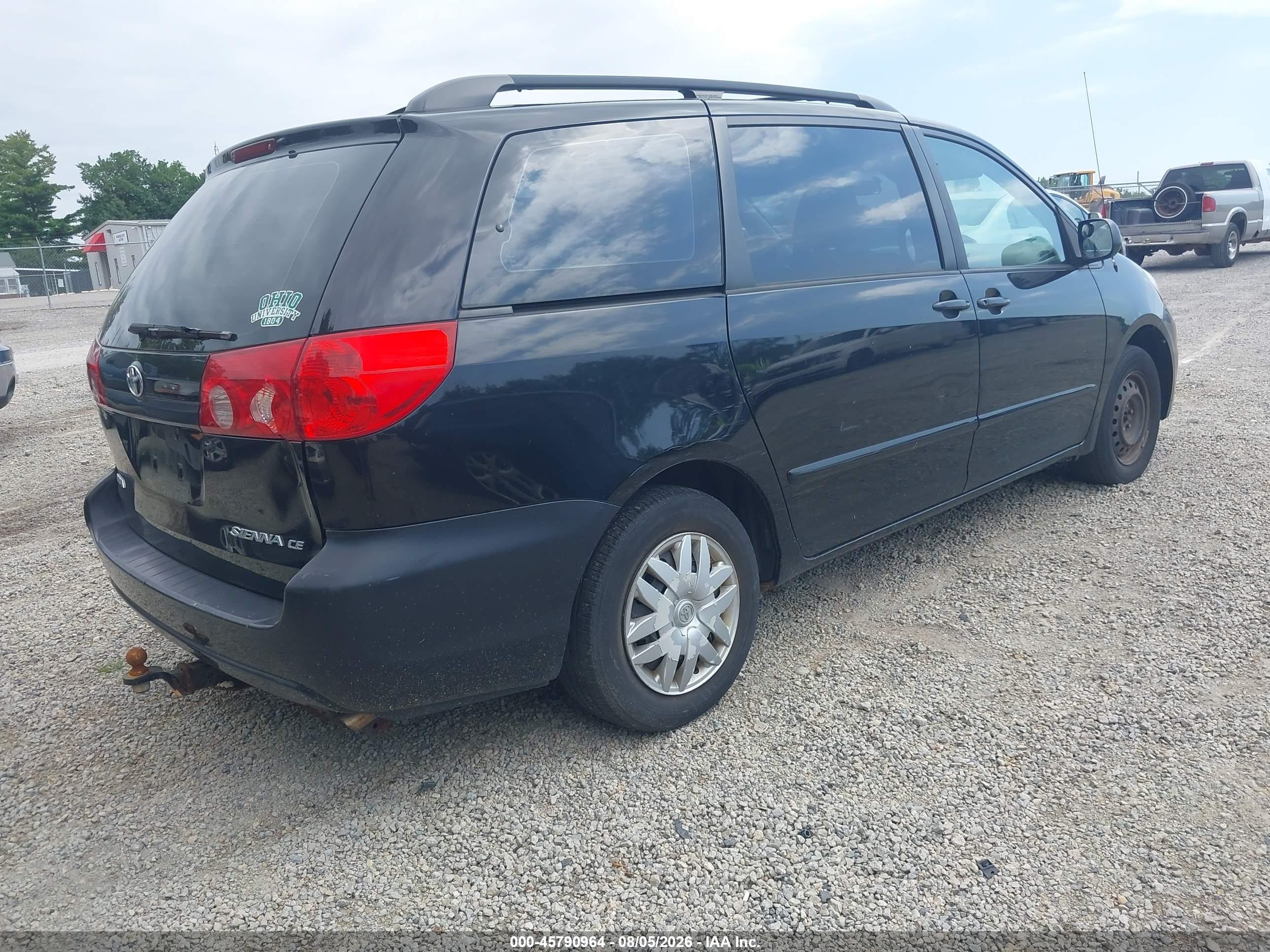 2010 Toyota Sienna Ce Черный vin: 5TDKK4CCXAS323552