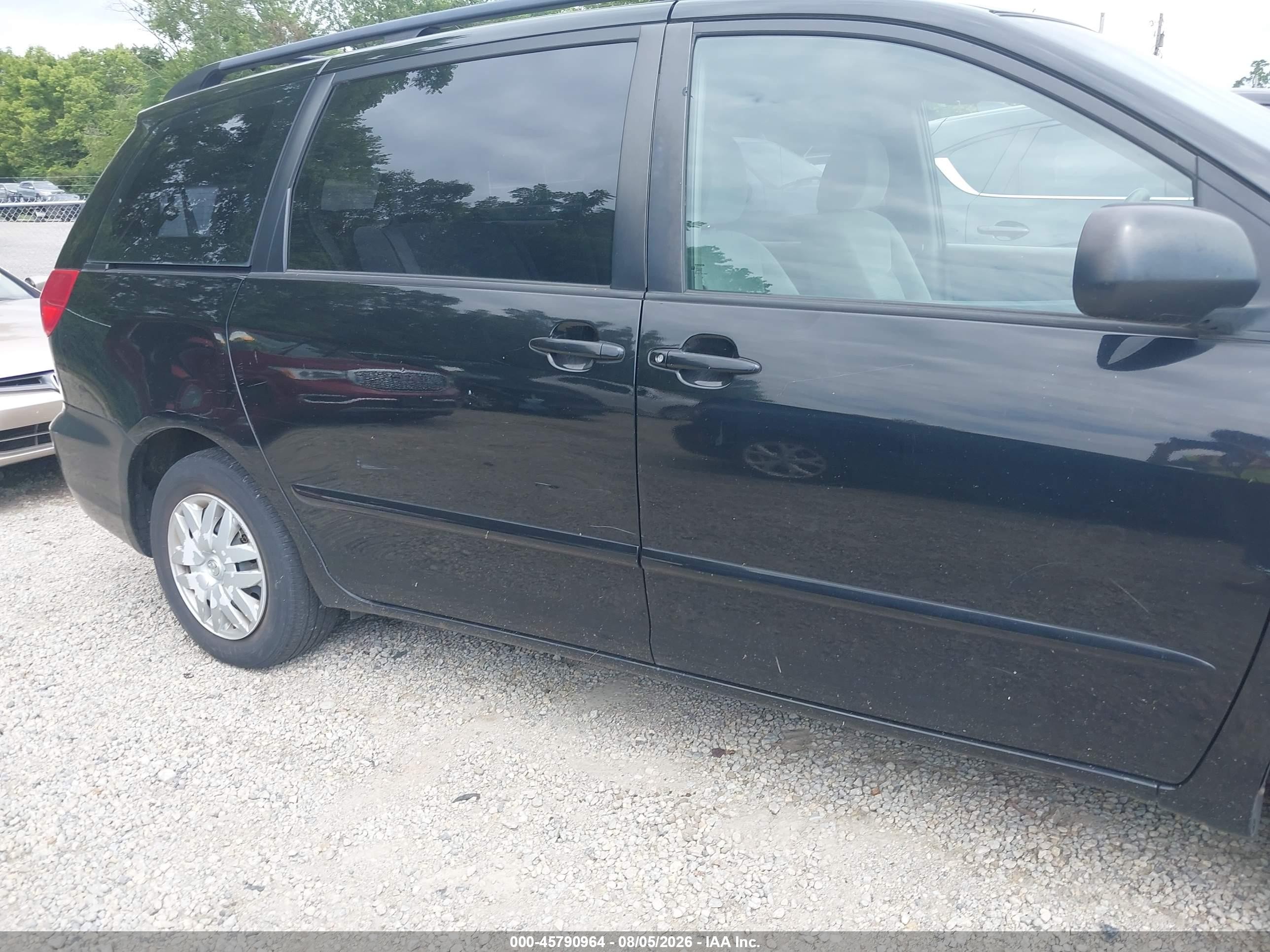 2010 Toyota Sienna Ce Черный vin: 5TDKK4CCXAS323552