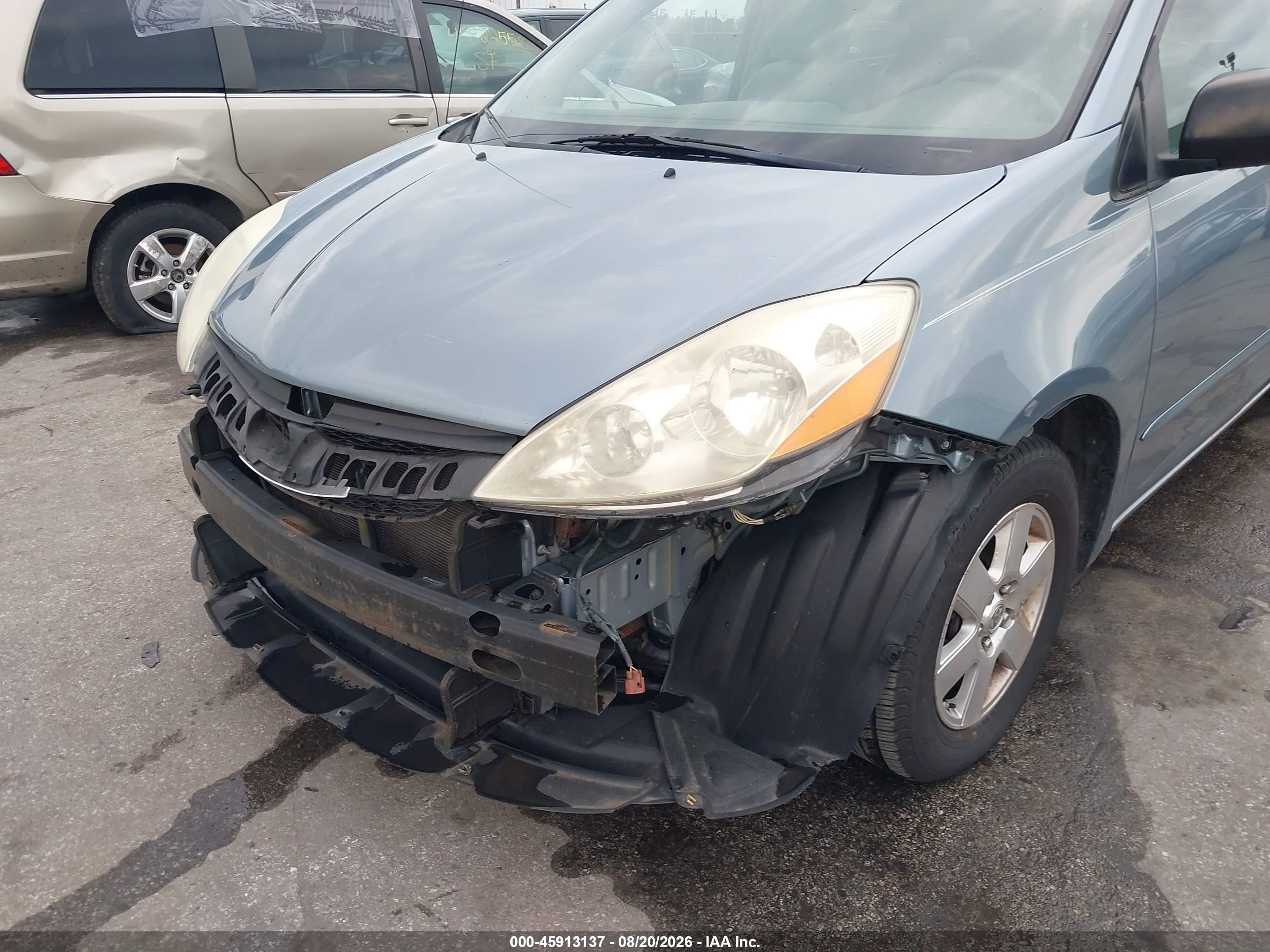 2010 Toyota Sienna Le Blue vin: 5TDKK4CCXAS325768
